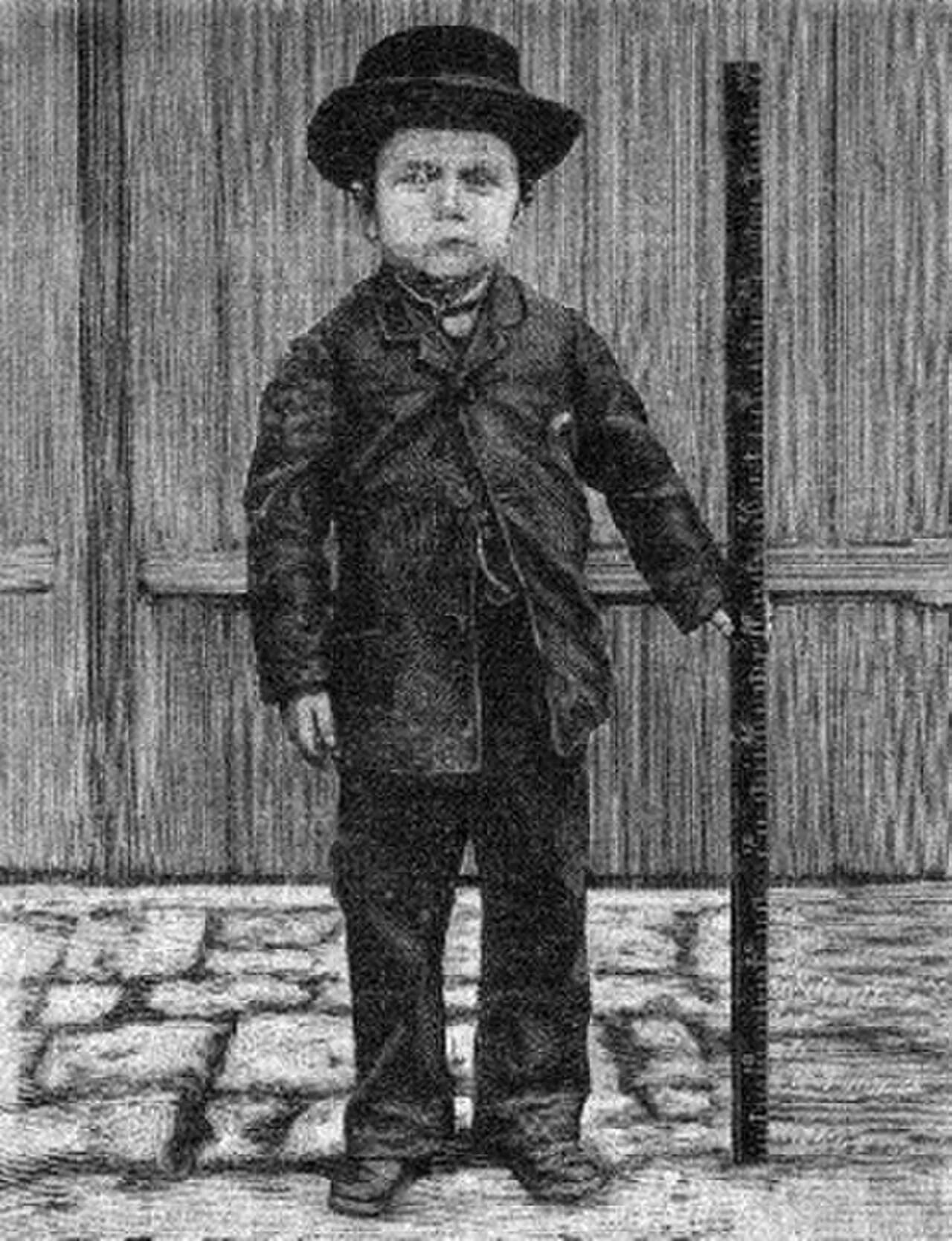 Porträt von Auguste Tuaillon (1873–1907) – Gedenkseite