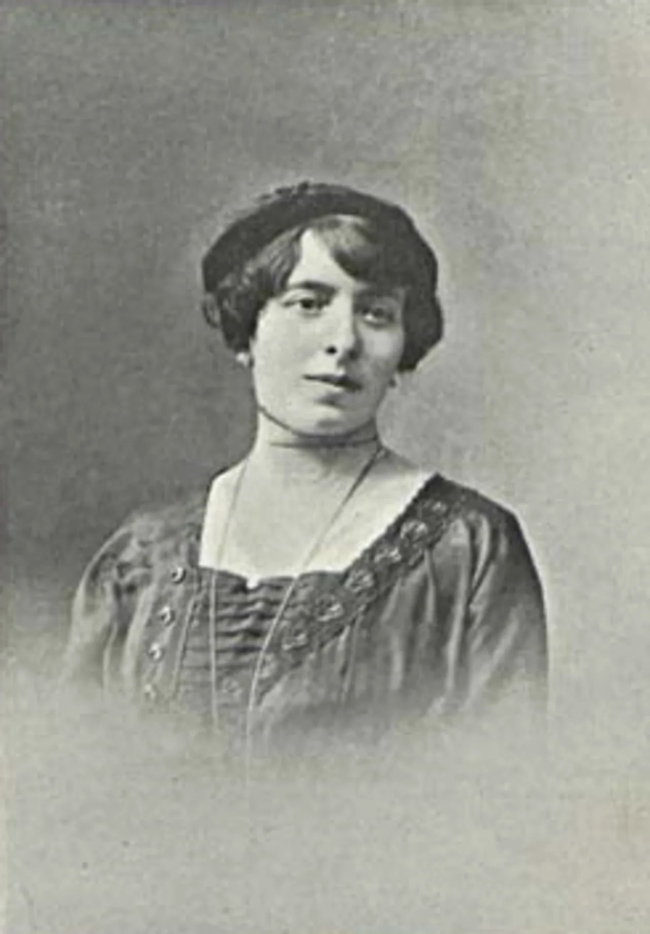 Portrait of Emília de Sousa Costa (1877–1959) – memorial page