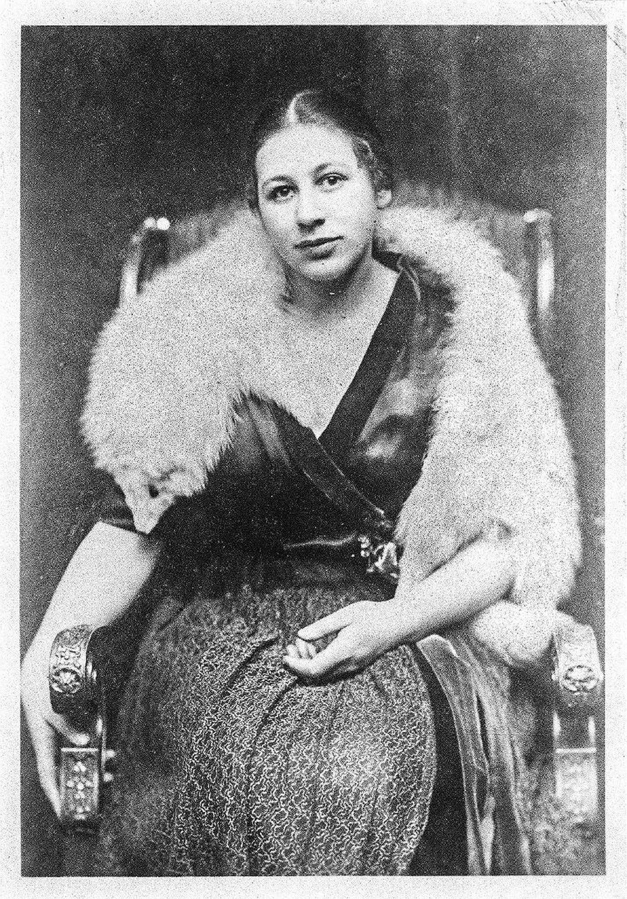 Portrait of Paulina Tyszewska (1899–1941) – memorial page