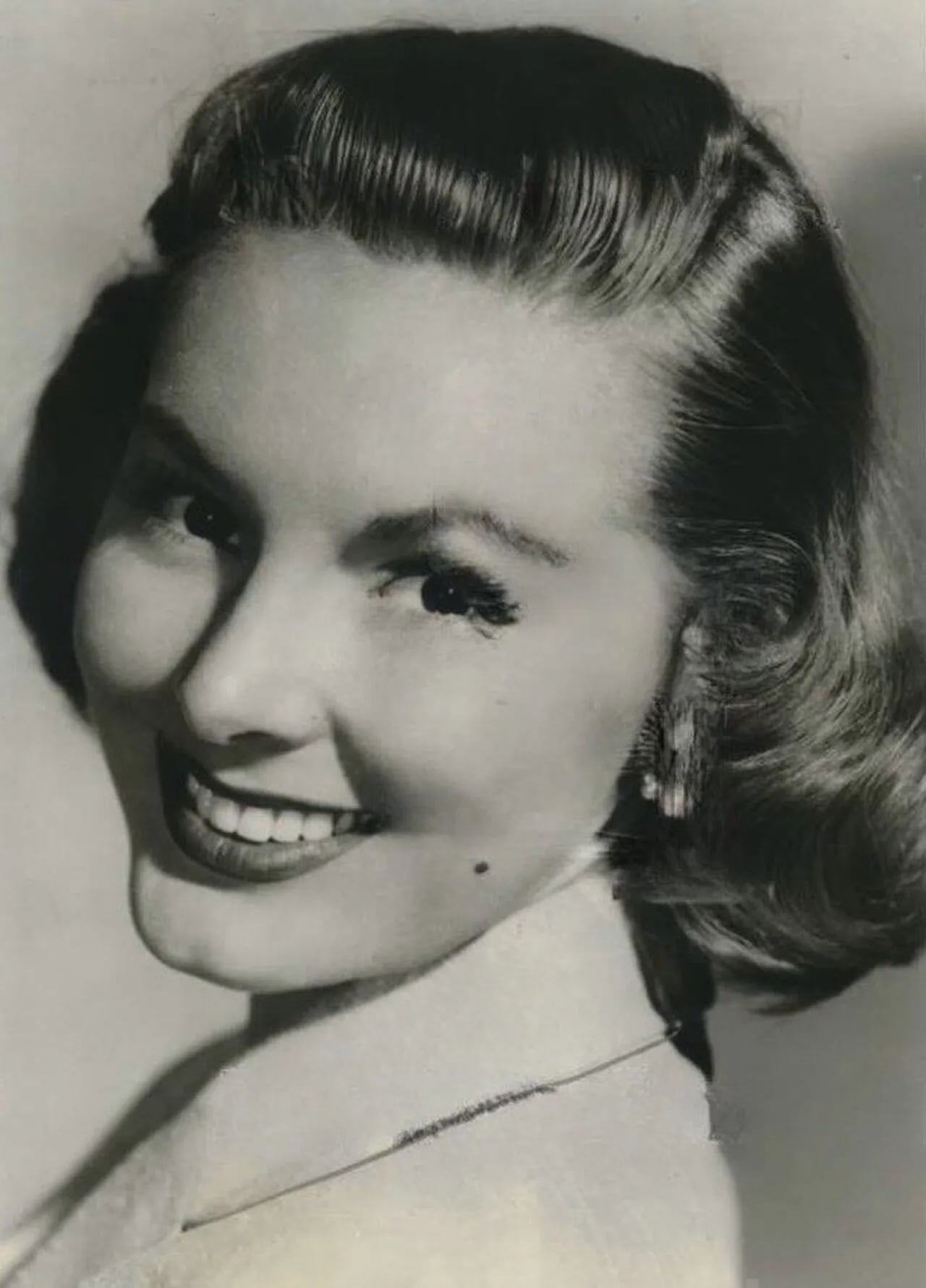 Portrait of Jean Byron (1925–2006) – memorial page