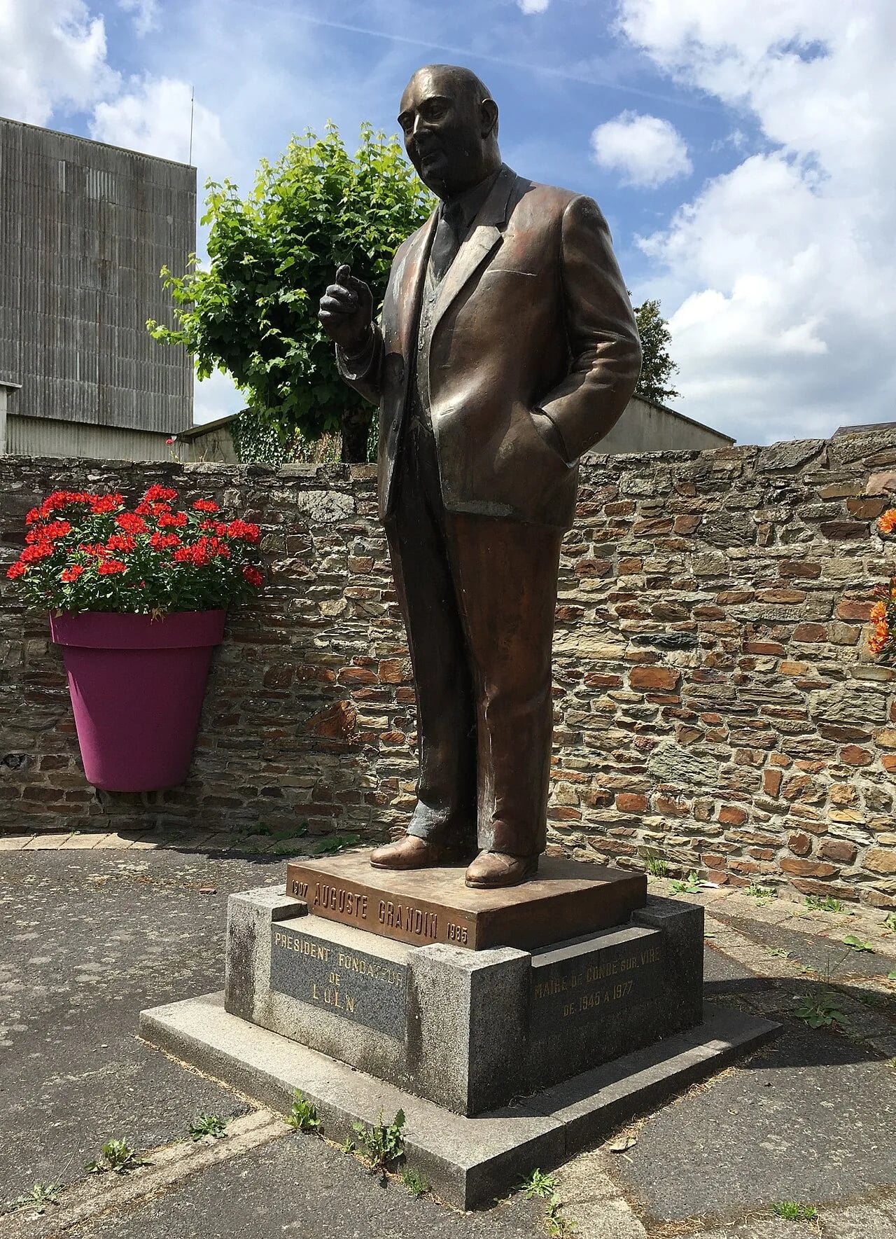 Portrait of Auguste Grandin (1907–1985) – memorial page