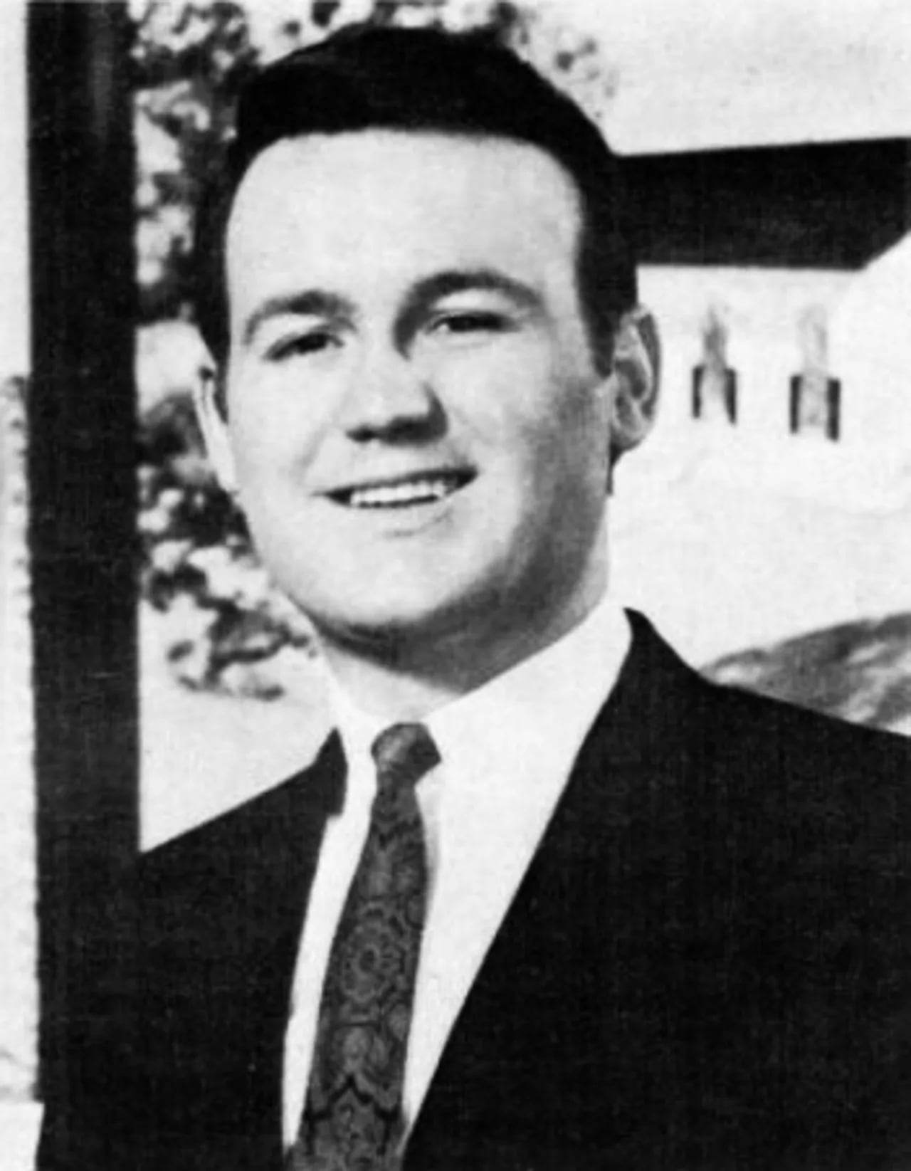 Portrait of Warner Mack (1938–2022) – memorial page