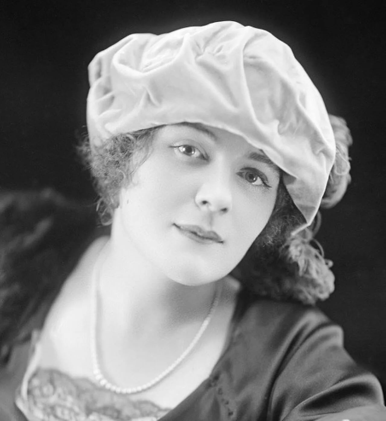 Porträt von France Ellys (1893–1985) – Gedenkseite