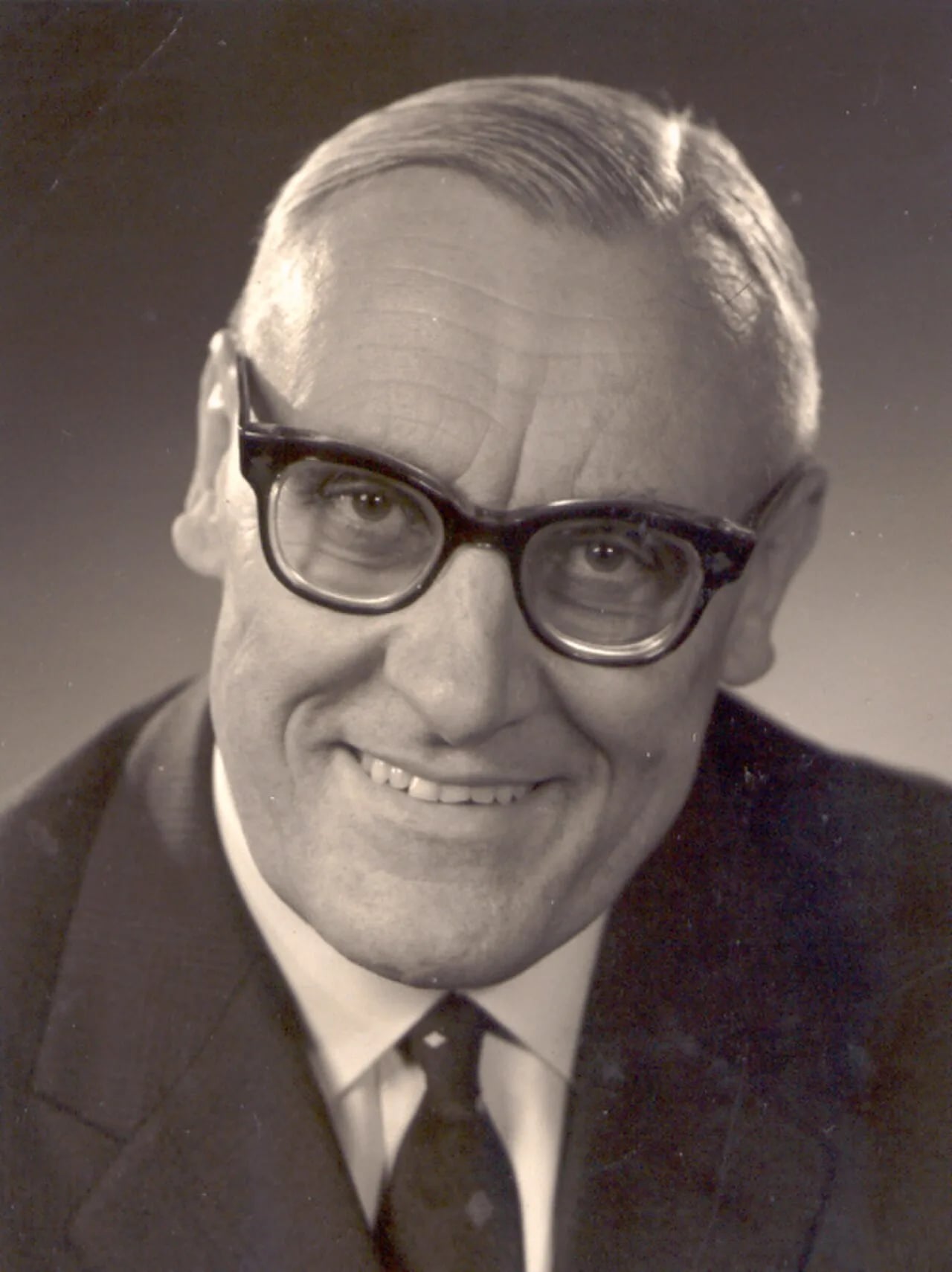 Portrait of Ludwig Heilmeyer (1899–1969) – memorial page