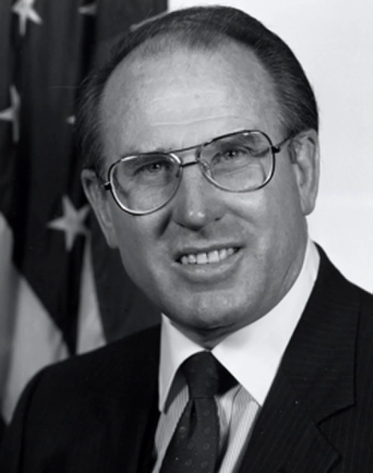 Porträt von Vernon L. Grose (1928–2025) – Gedenkseite
