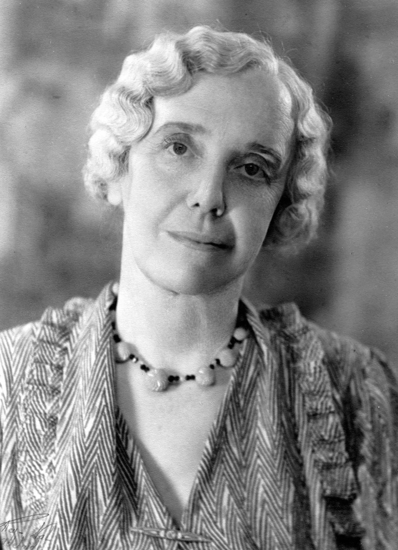 Portrait of Kate Cocks (1875–1954) – memorial page