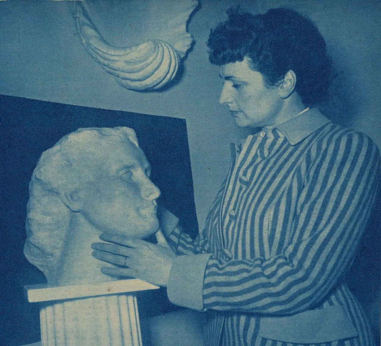 Portrait of Annette Faive (1911–1988) – memorial page