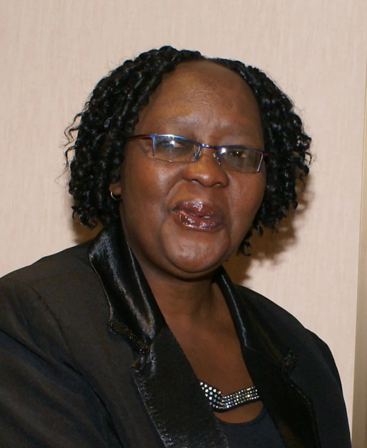 Porträt von Elizabeth Thabethe (1959–2021) – Gedenkseite
