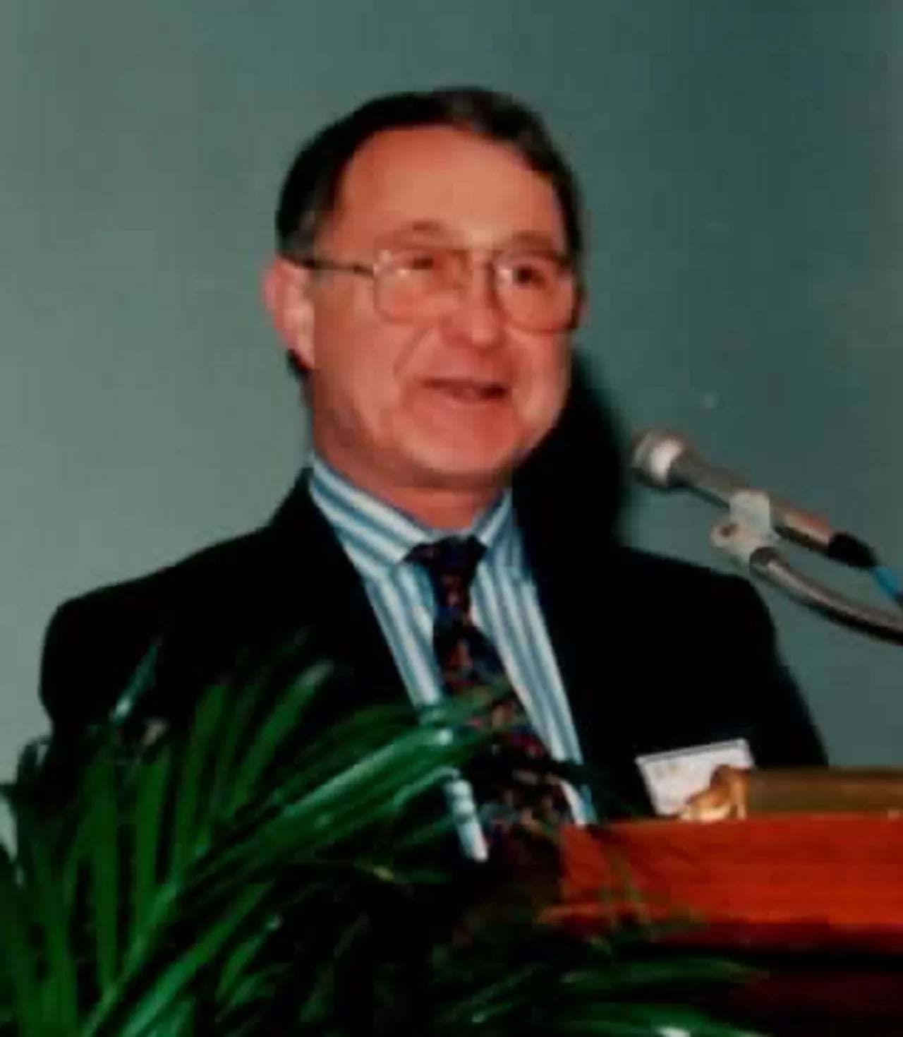 Portrait of J. Freeman Gilbert (1931–2014) – memorial page
