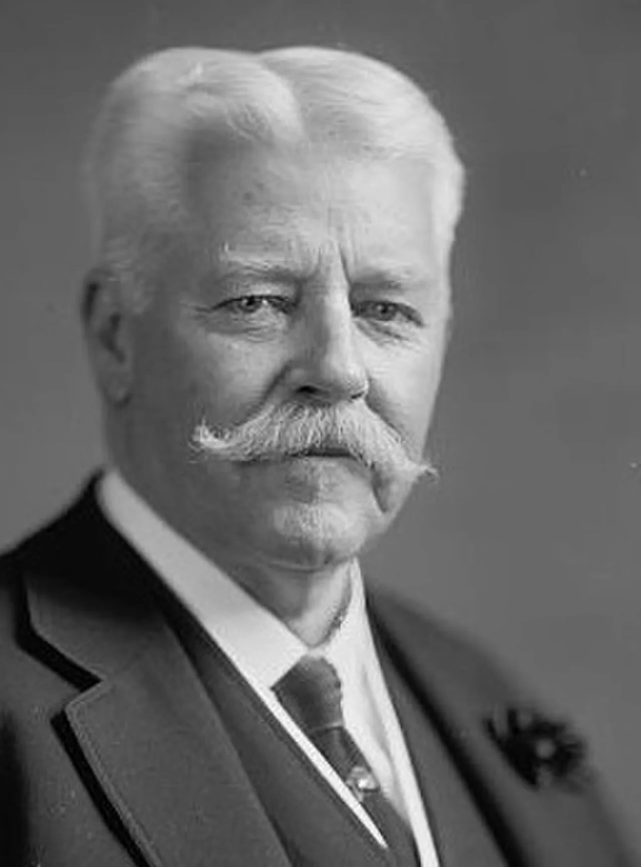 Porträt von Walter Russell Stiness (1854–1924) – Gedenkseite