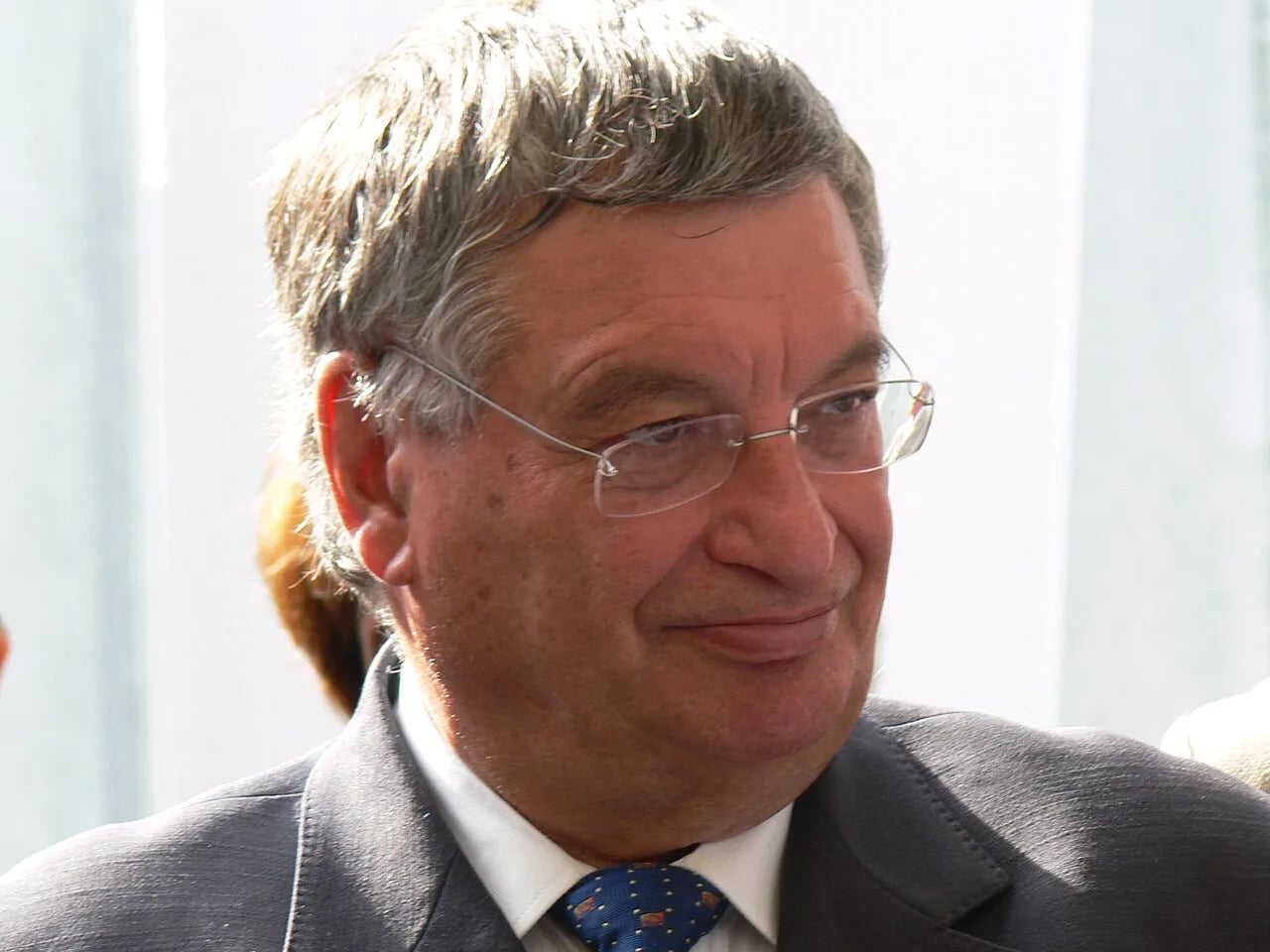 Porträt von Jacques Auxiette (1940–2021) – Gedenkseite
