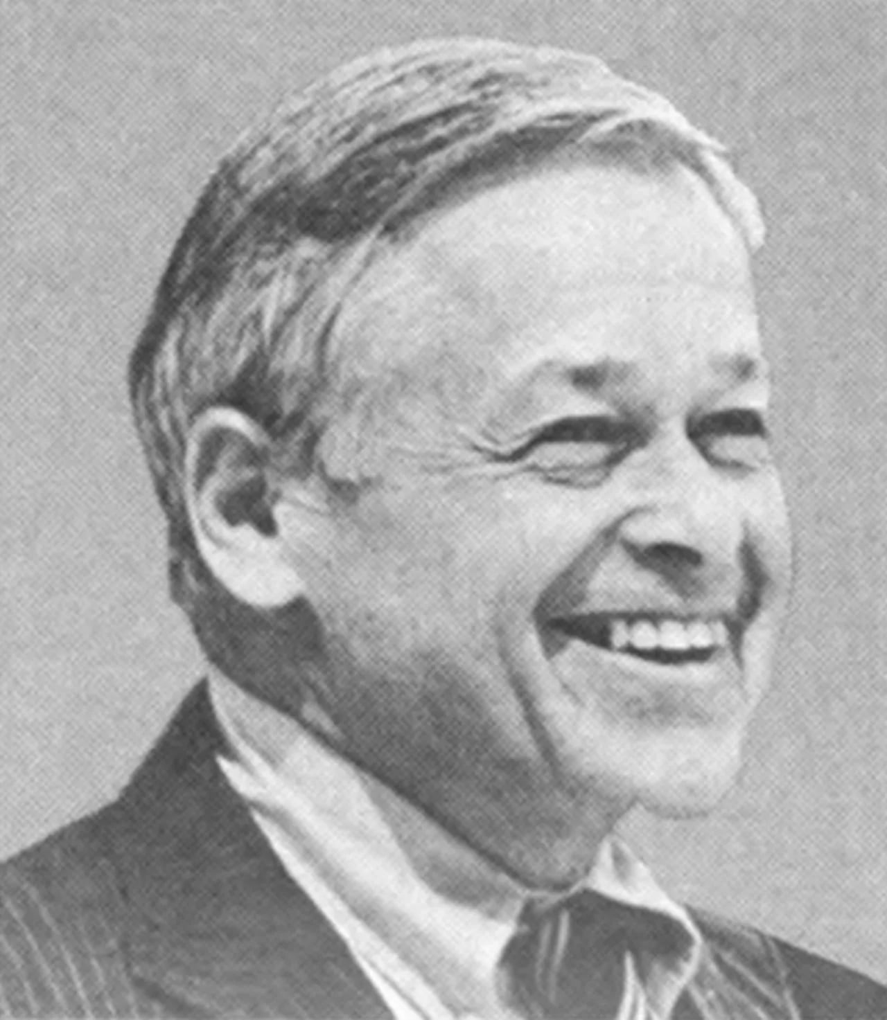 Porträt von James M. Clarke (1917–1999) – Gedenkseite