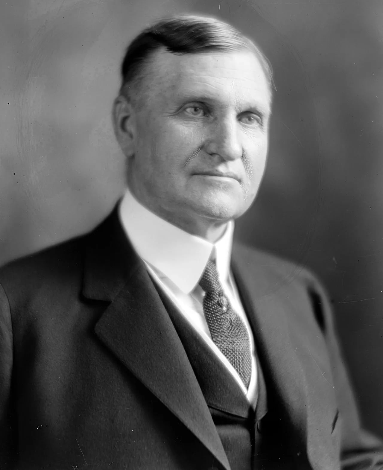 Porträt von James P. Woods (1868–1948) – Gedenkseite