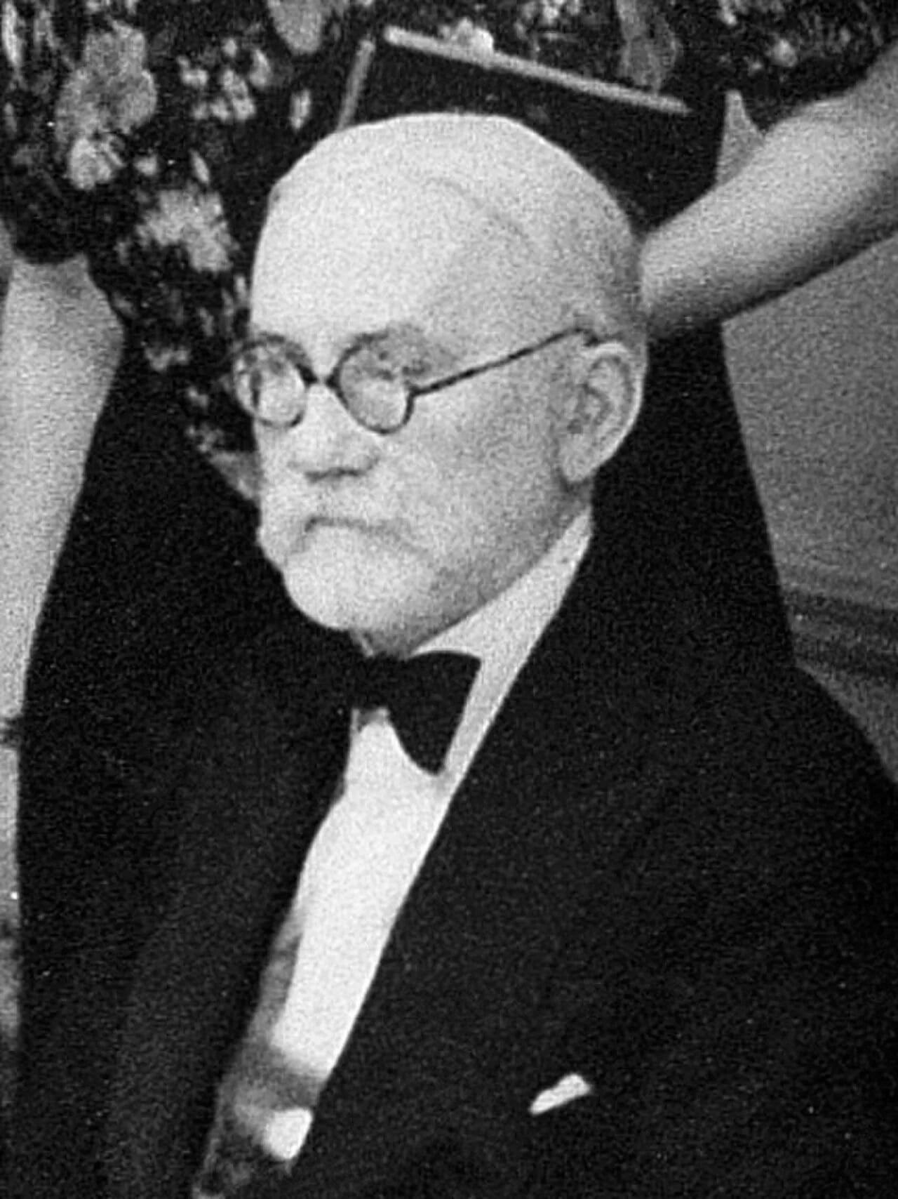 Portrait of James Strachey (1887–1967) – memorial page