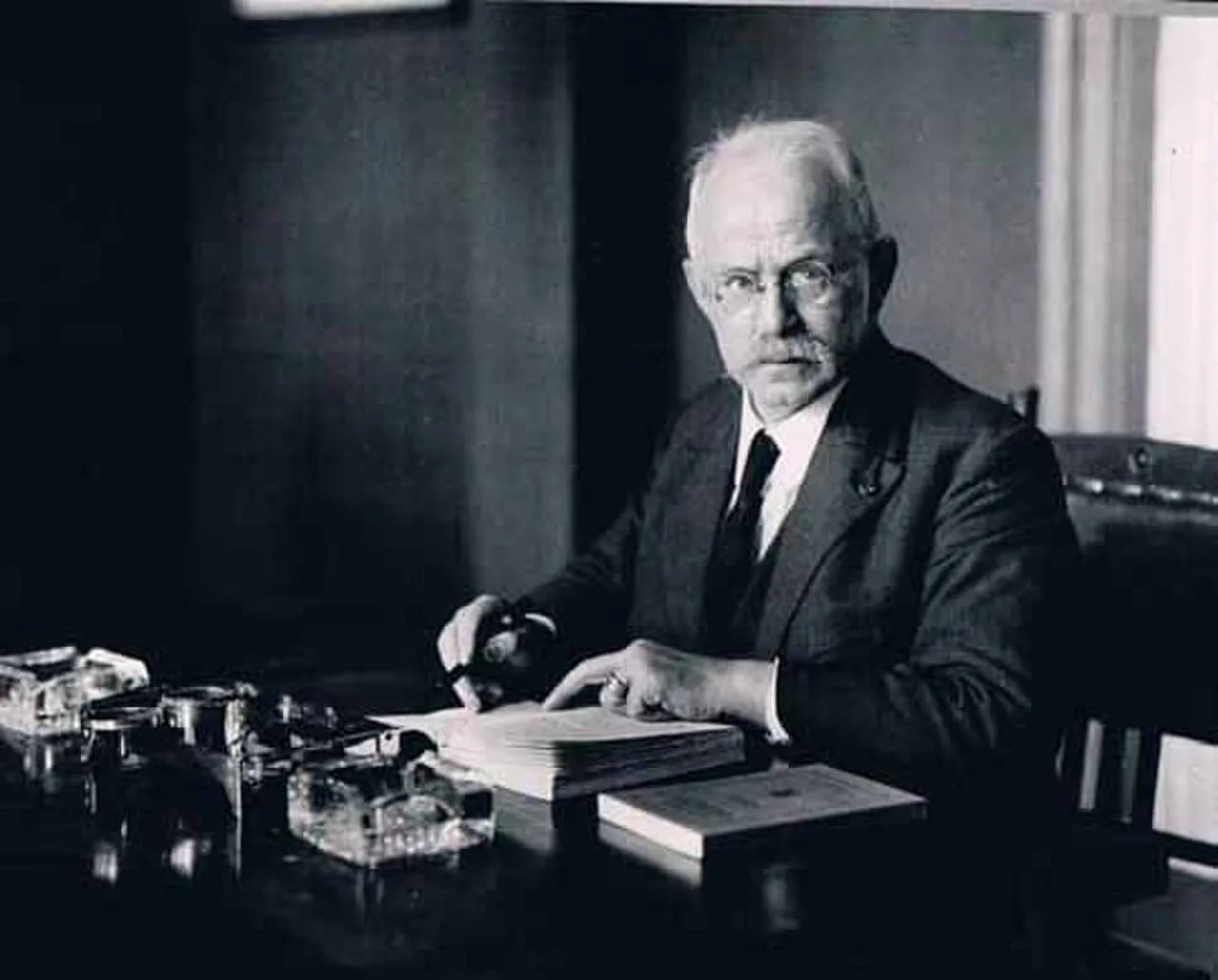 Portrait of Jan Vesters (1869–1952) – memorial page