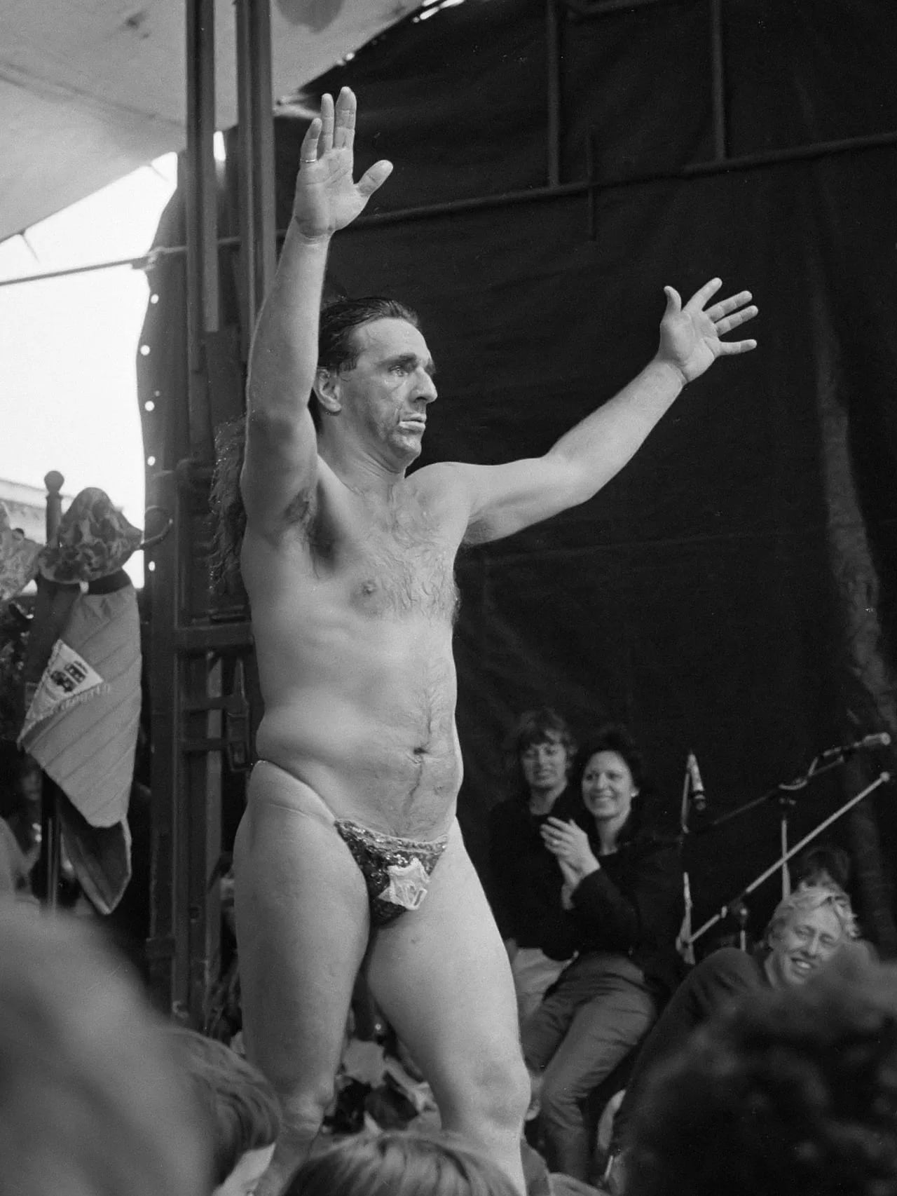 Porträt von Jango Edwards (1950–2023) – Gedenkseite