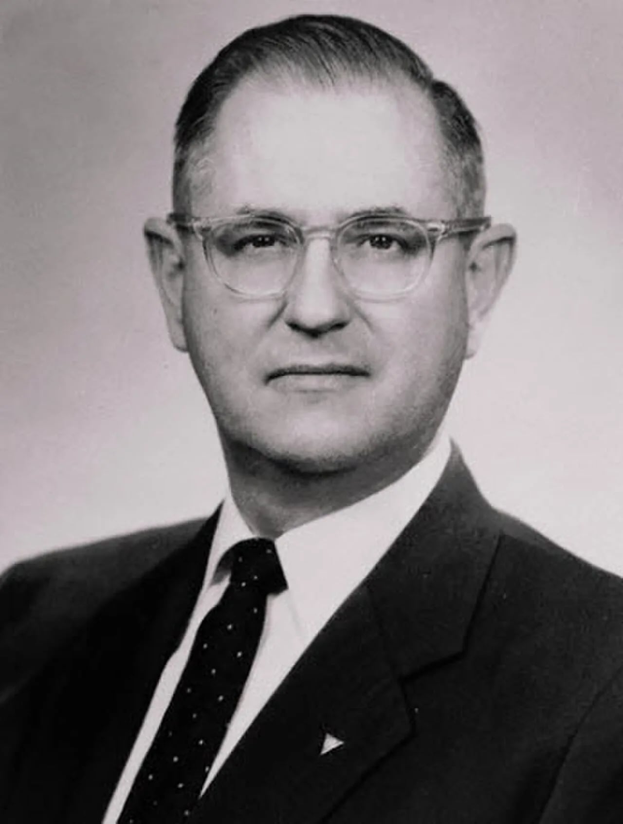 Portrait of William J. Porter (1914–1988) – memorial page