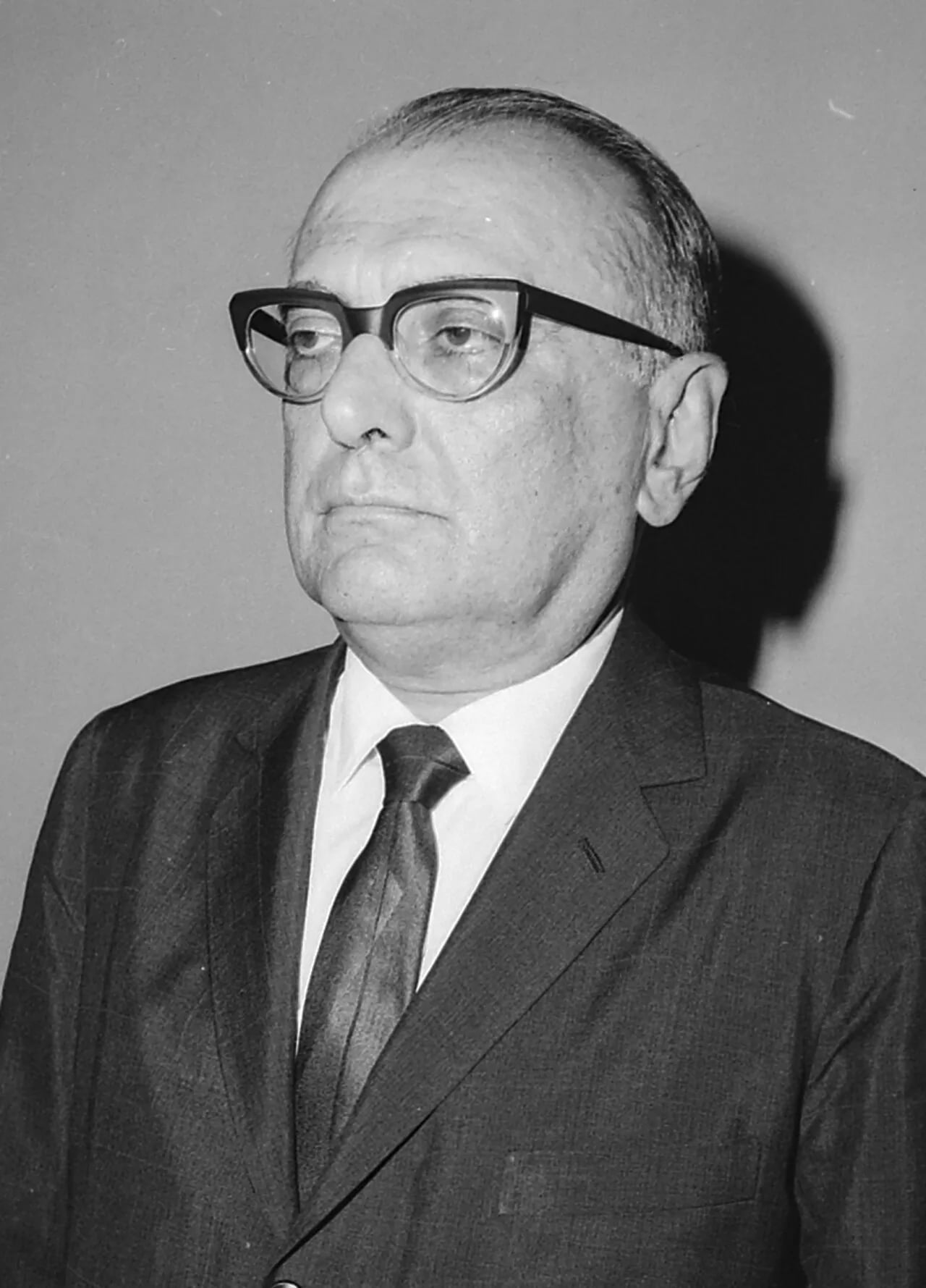 Portrait of Oswaldo Trigueiro de Albuquerque Mello (1905–1989) – memorial page