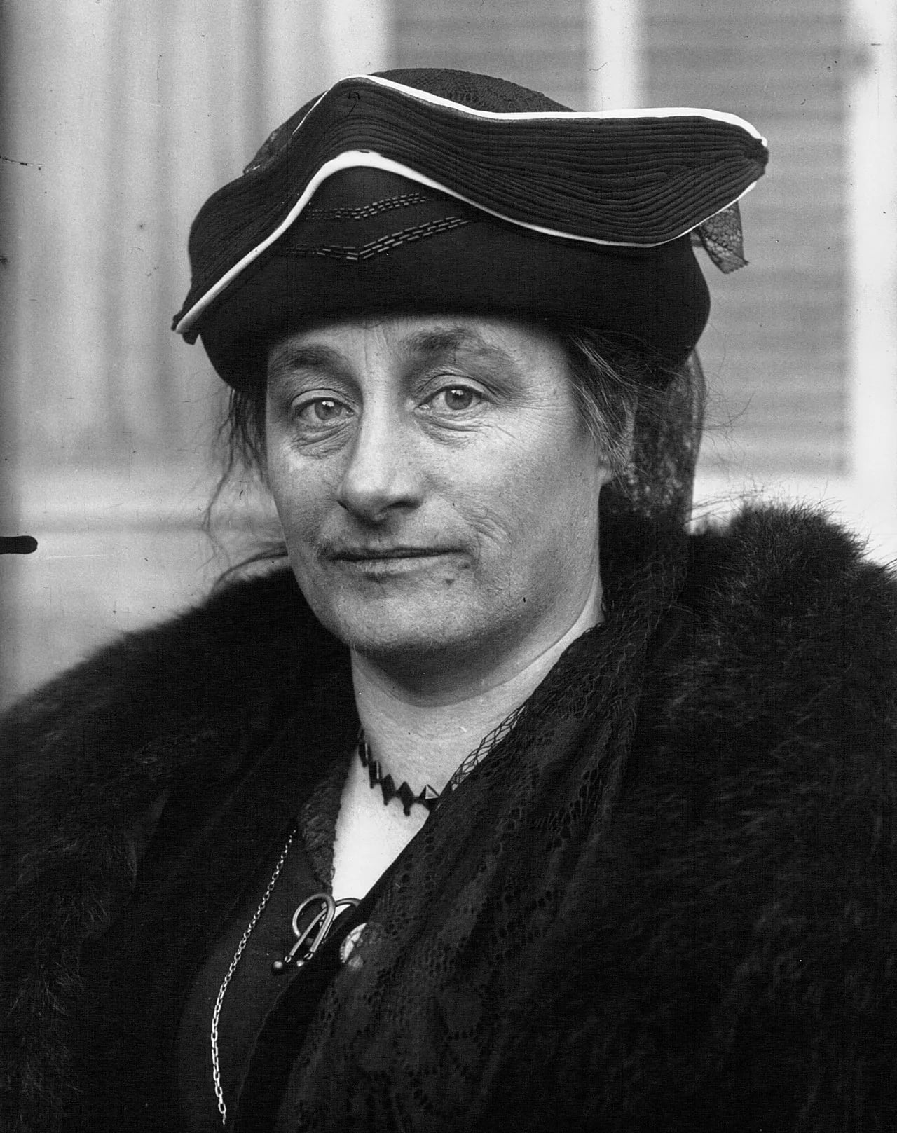 Portrait of Jeanne Mélin (1877–1964) – memorial page