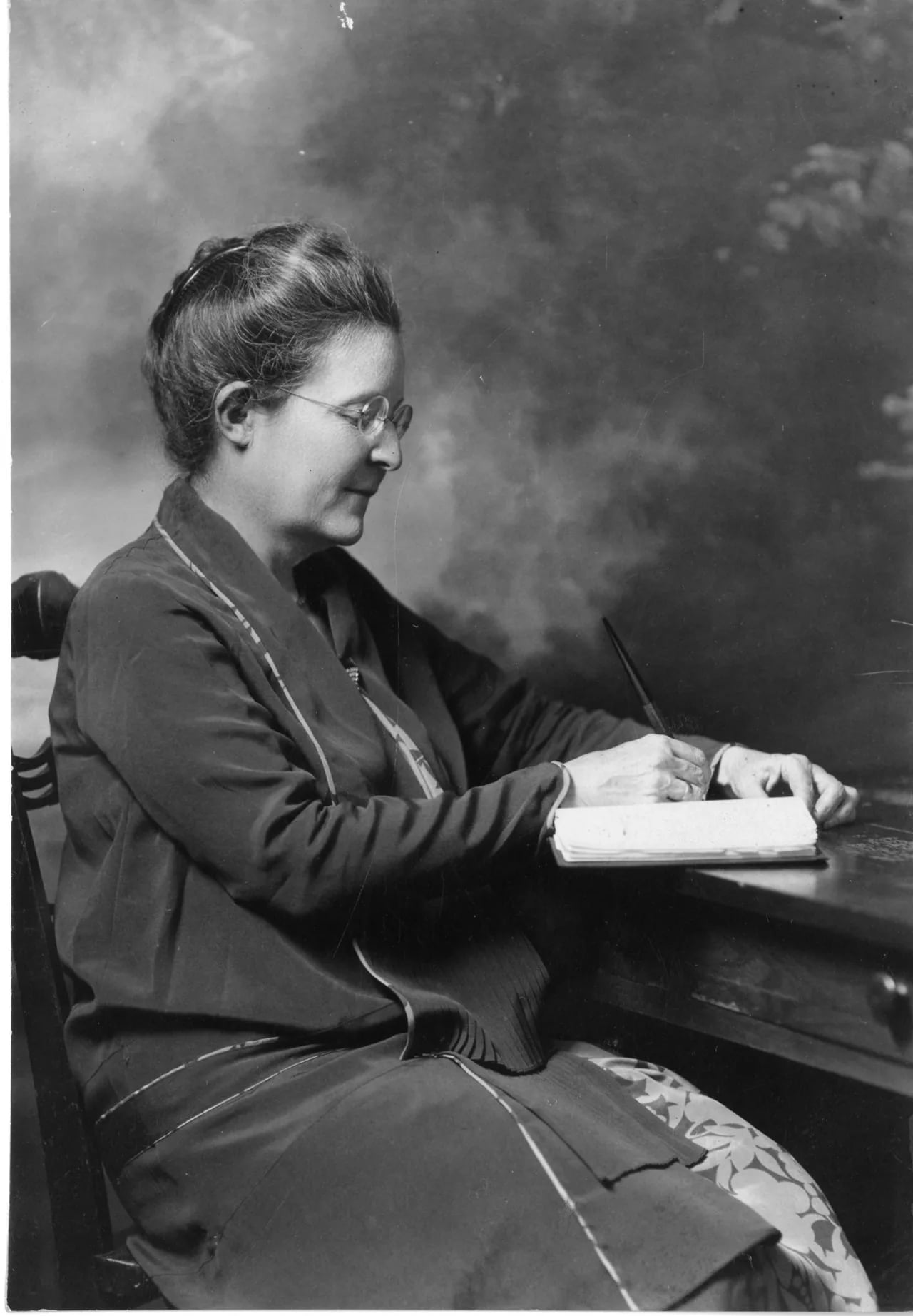 Portrait of June Downey (1875–1932) – memorial page