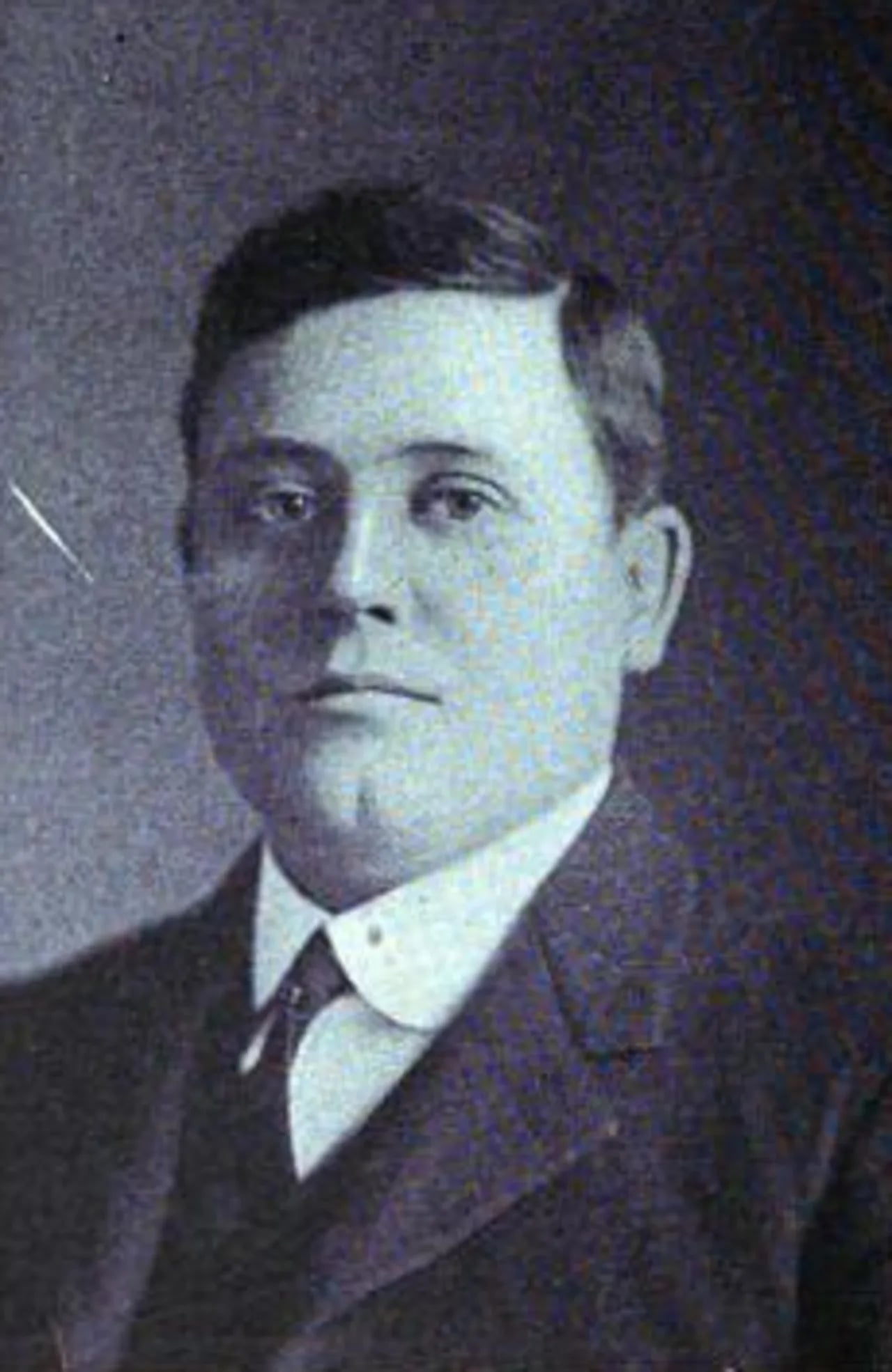 Portrait of Edwin T. McKnight (1869–1935) – memorial page