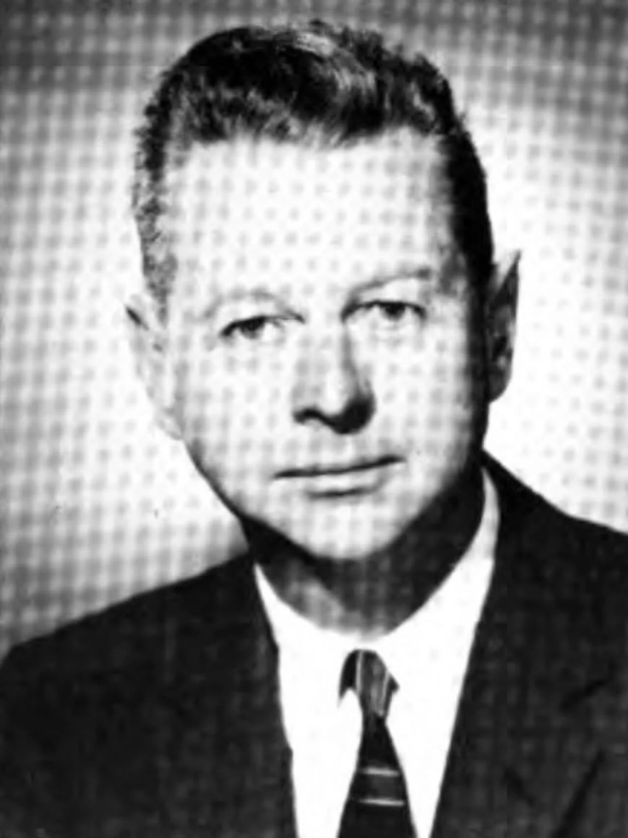 Portrait of Robert I. McCarthy (1920–2007) – memorial page
