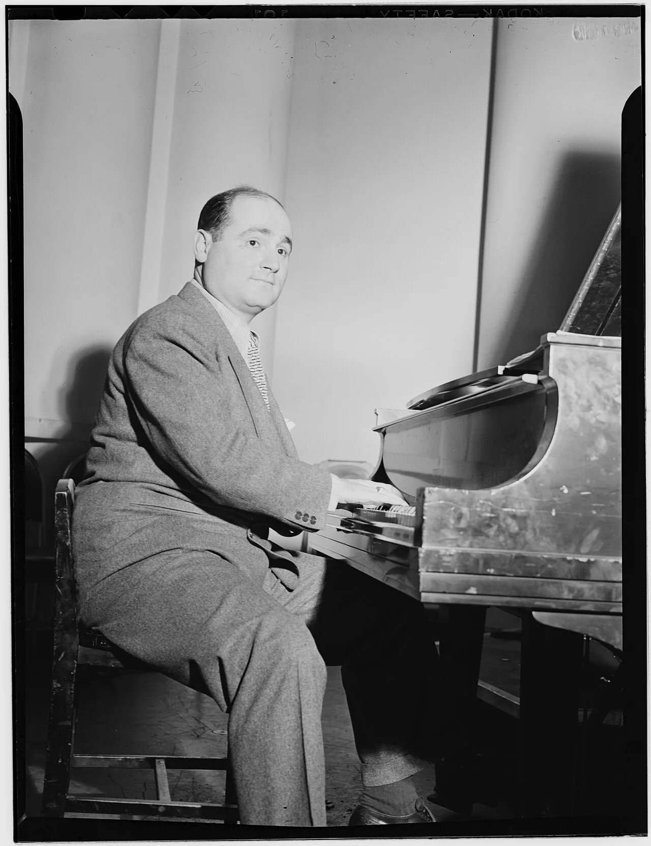 Portrait of Jerry Gray (1915–1976) – memorial page