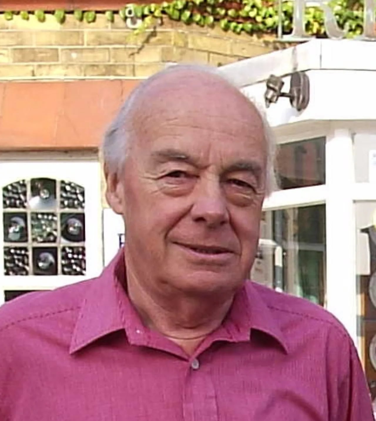 Porträt von Rodney Loudon (1934–2022) – Gedenkseite