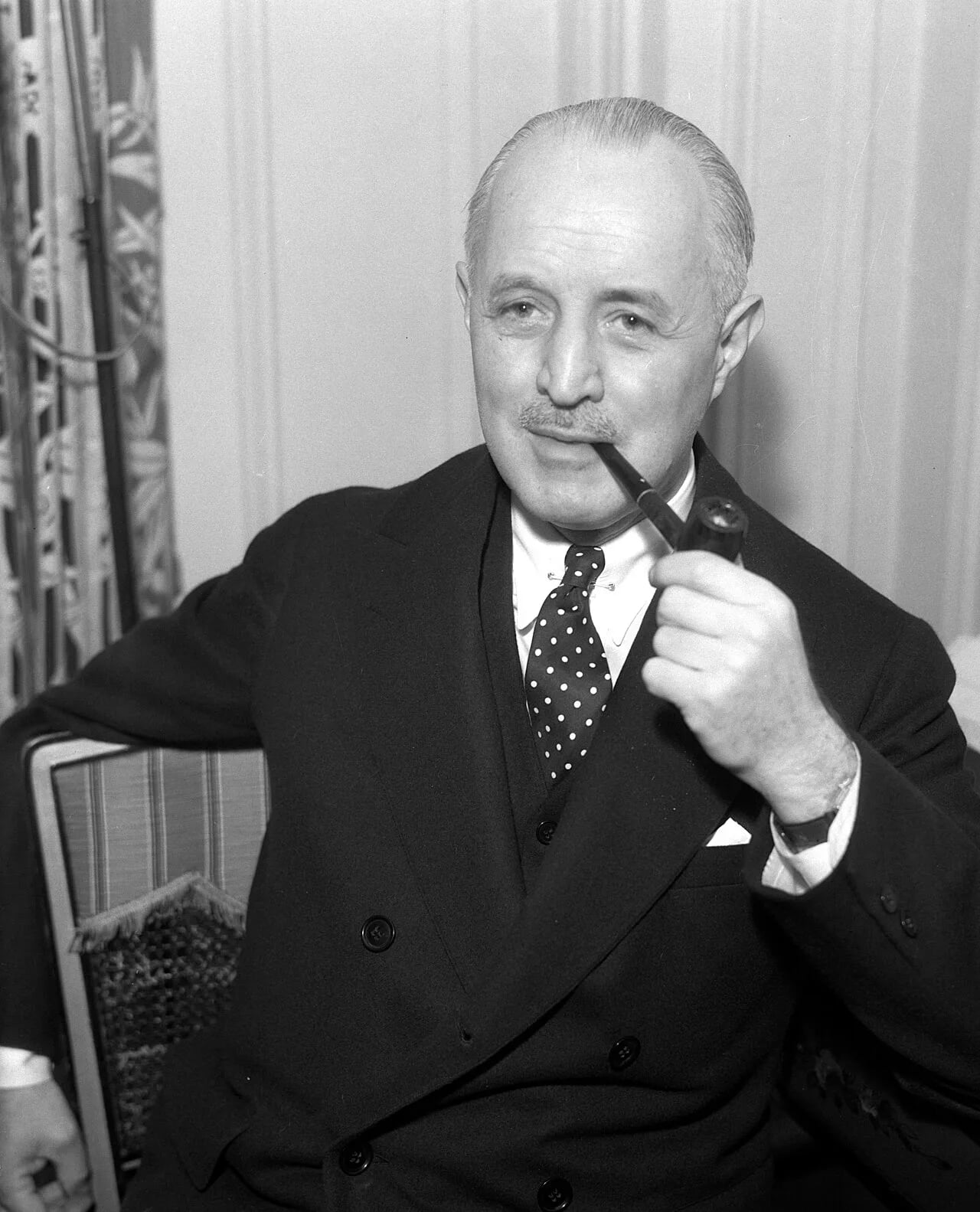 Portrait of Lester F. Scott Jr. (1883–1954) – memorial page
