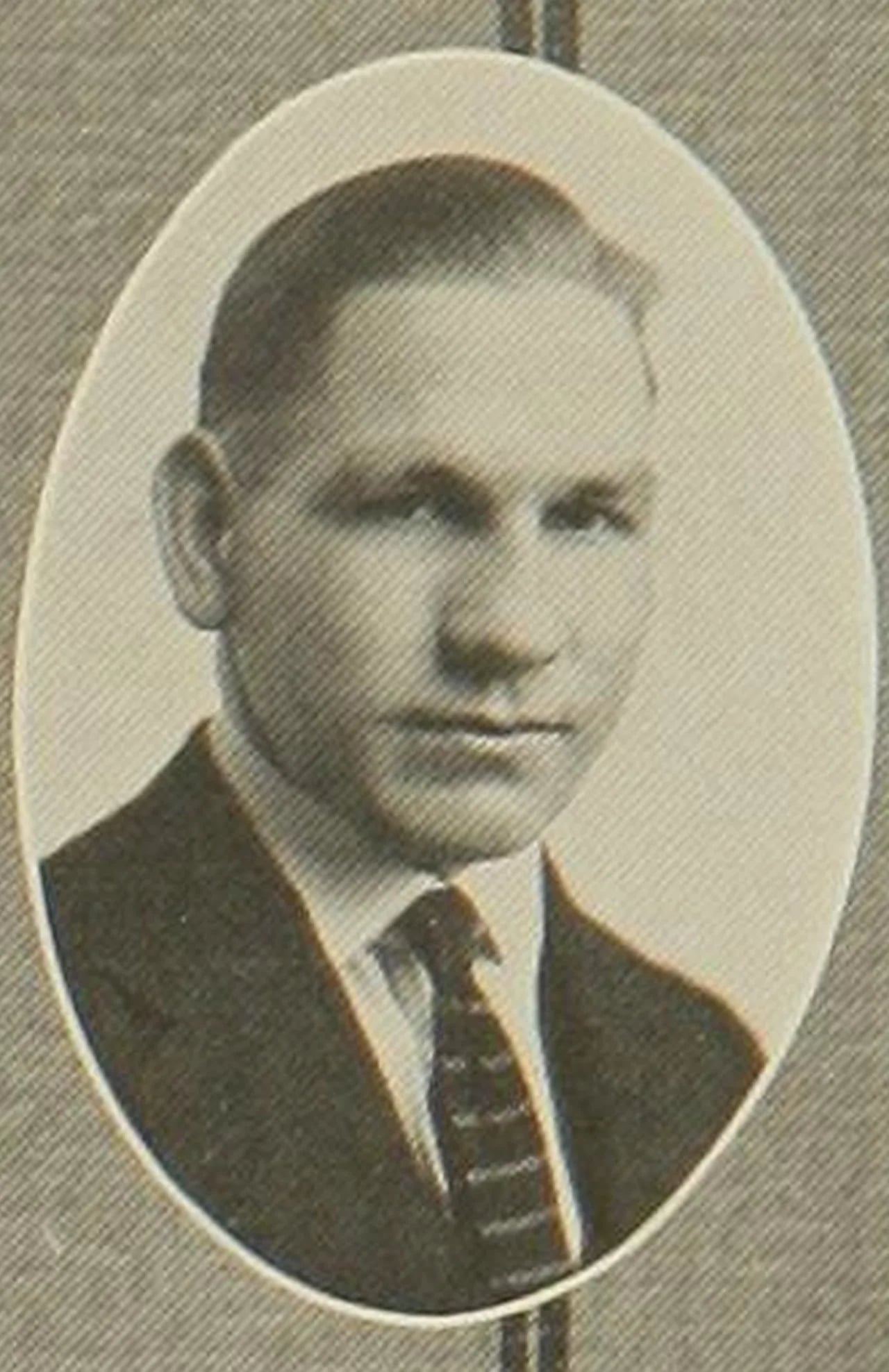 Porträt von E. R. Cowell (1897–1931) – Gedenkseite