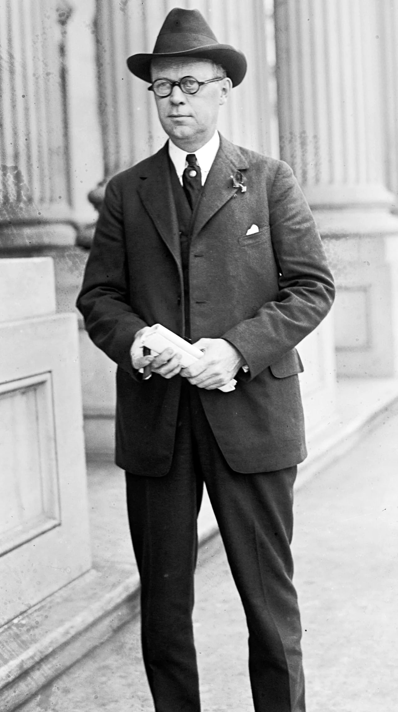 Portrait of John E. Nelson (1874–1955) – memorial page