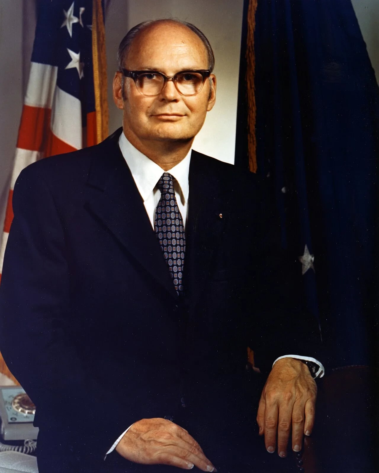 Porträt von John L. McLucas (1920–2002) – Gedenkseite