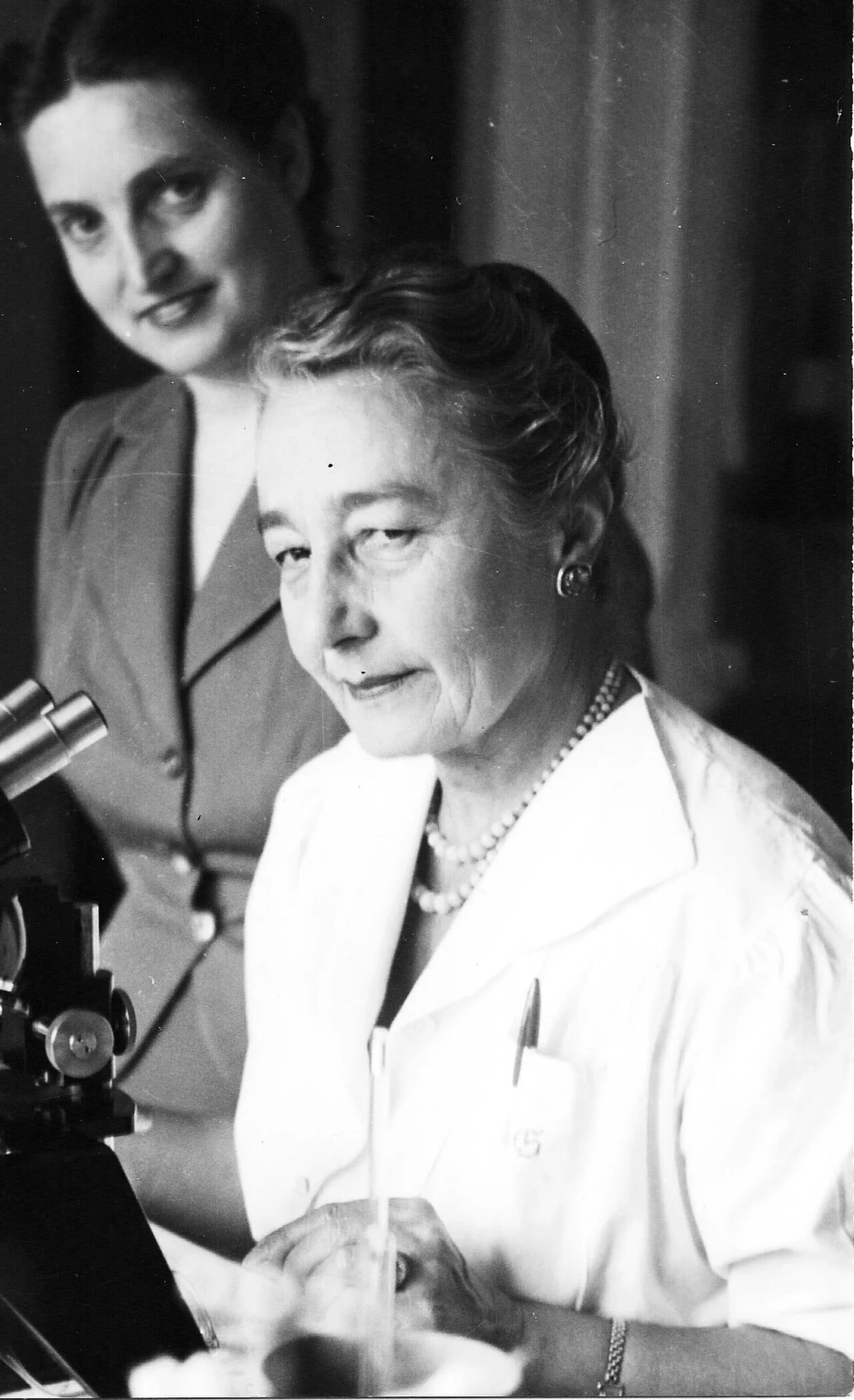Portrait of Hélène Sparrow (1891–1970) – memorial page