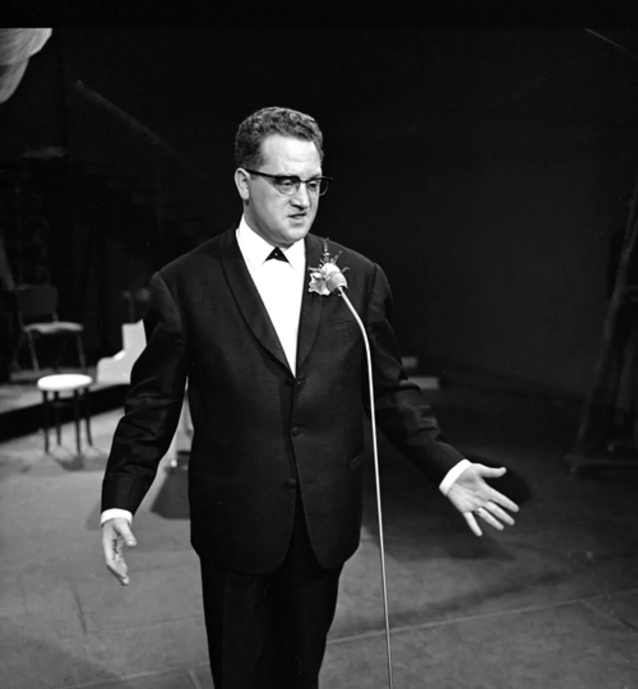 Portrait of Johnny Jordaan (1924–1989) – memorial page