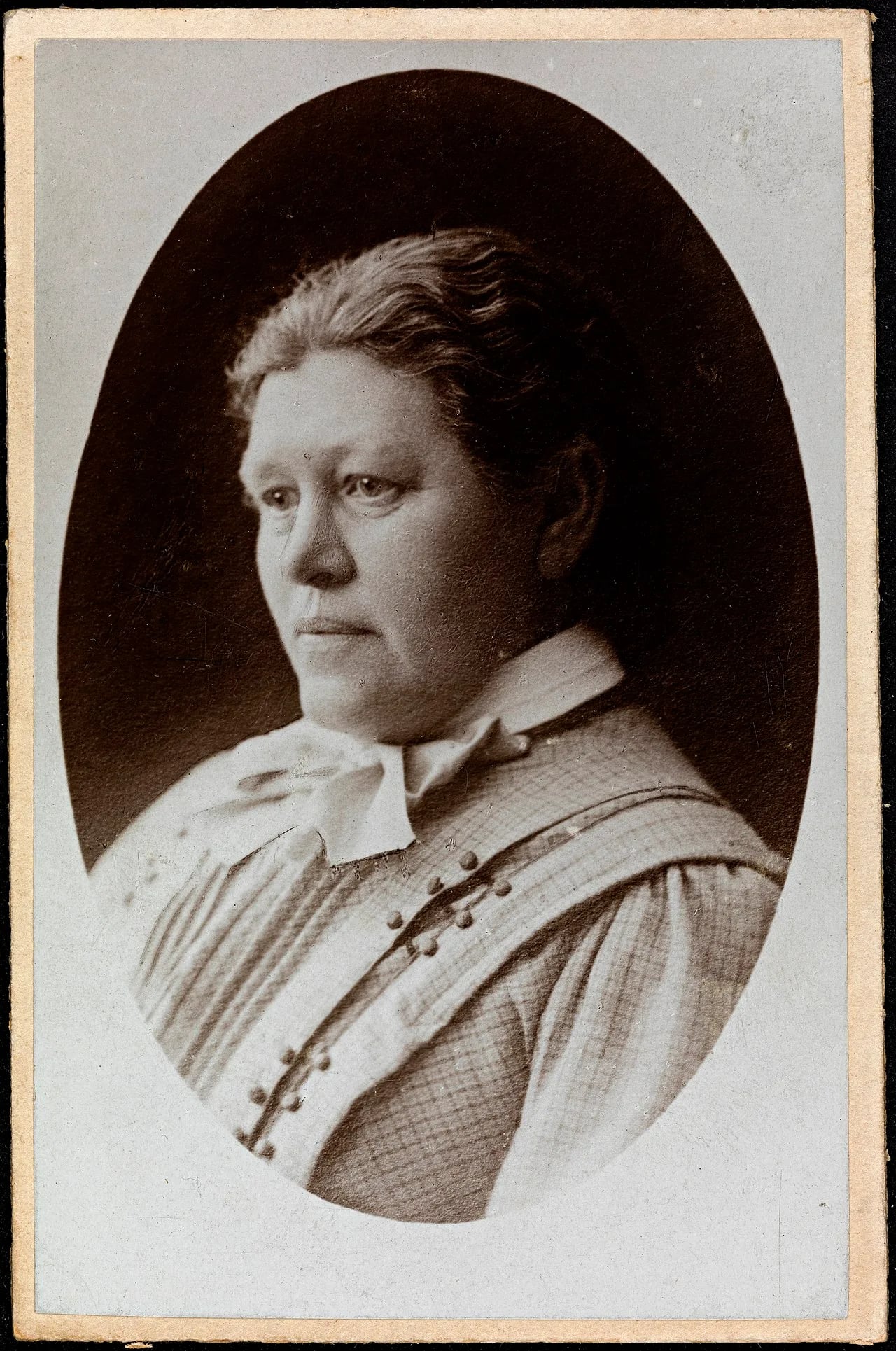 Portrait of Anne Holsen (1856–1913) – memorial page