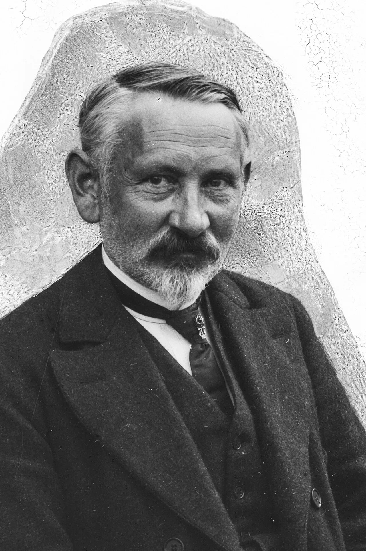 Portrait of Thomas J. Petersen (1868–1926) – memorial page