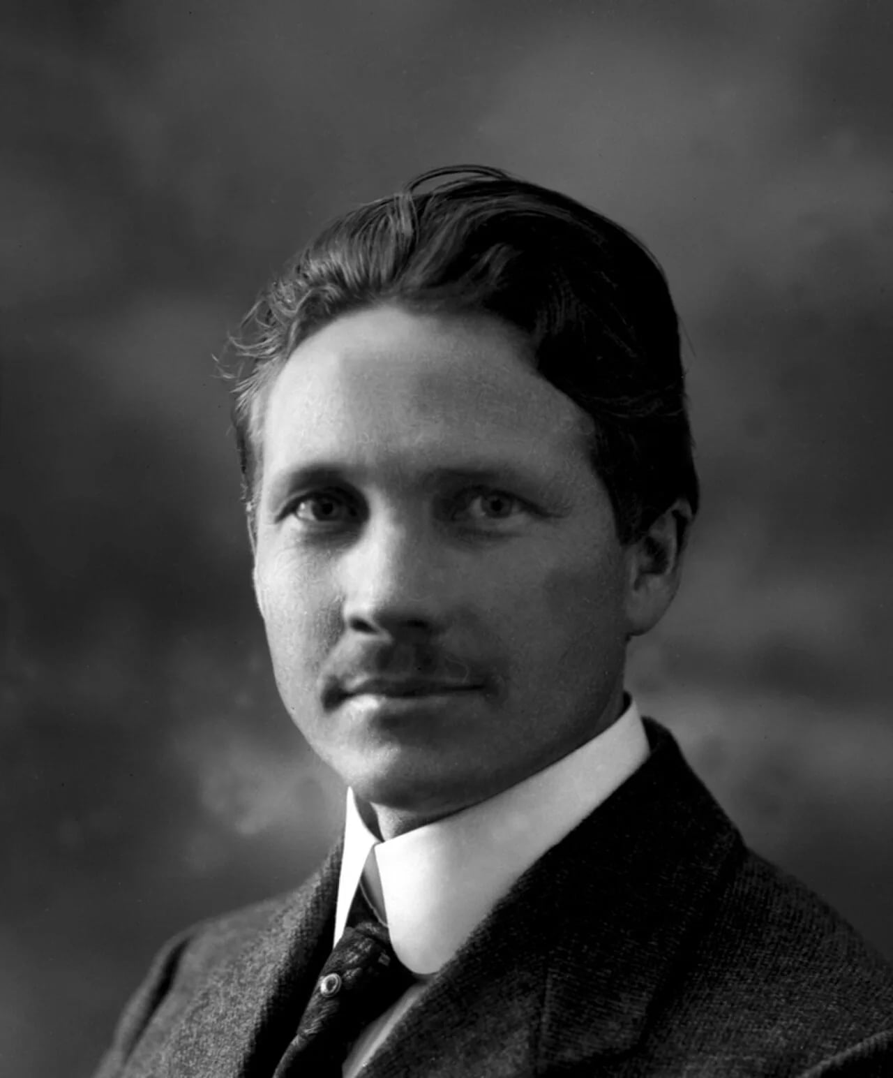 Portrait of Enevold Thømt (1878–1958) – memorial page