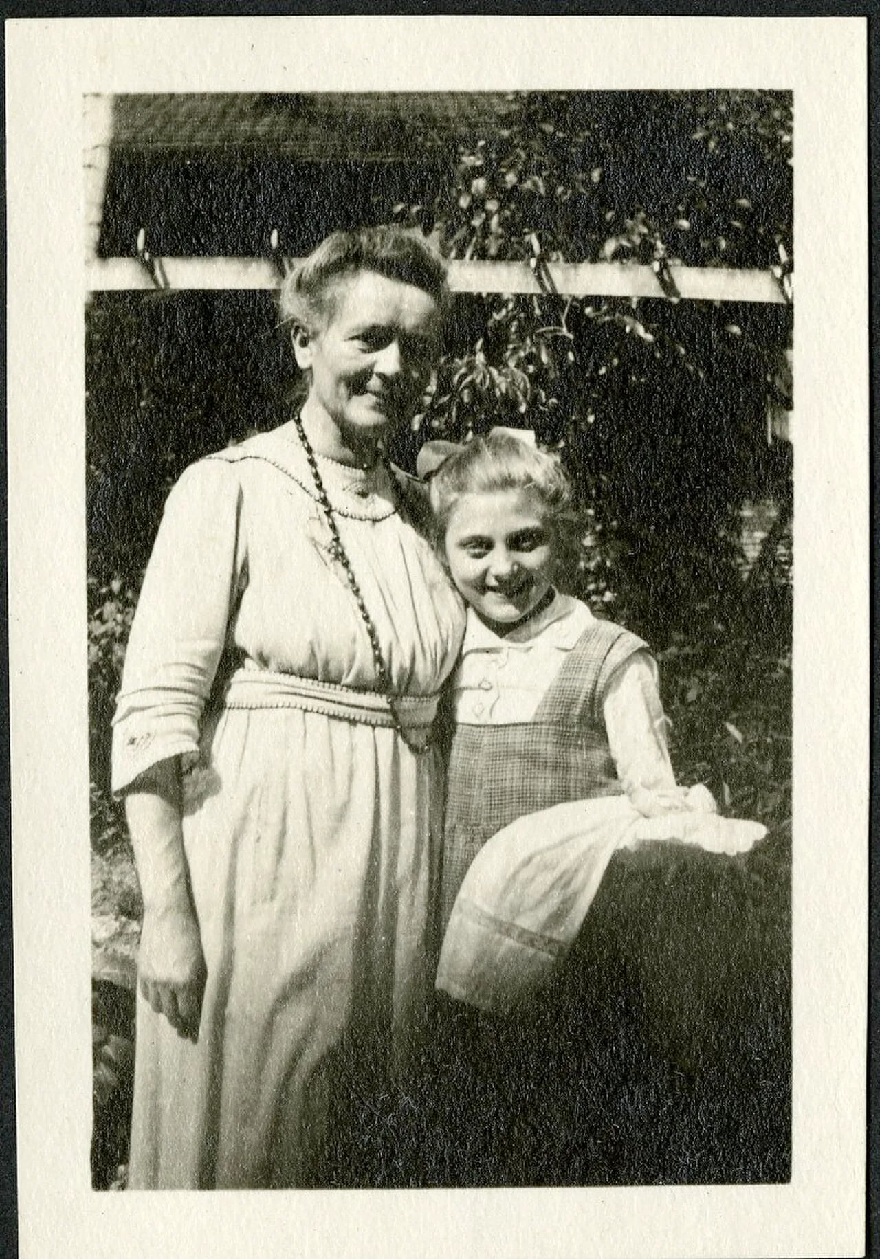 Porträt von Julie Bikle (1871–1962) – Gedenkseite