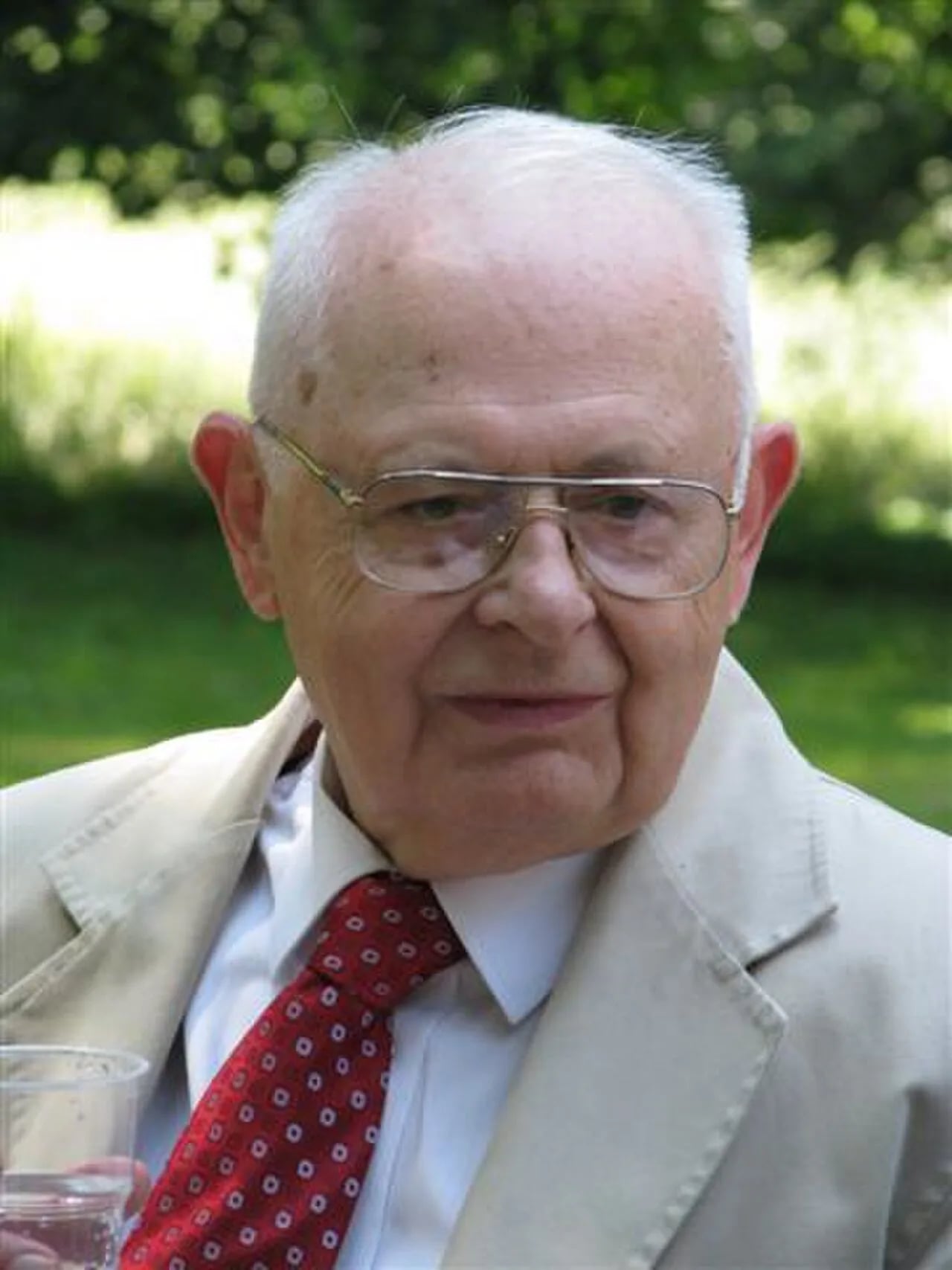 Portrait of Jacek Hennel (1925–2014) – memorial page