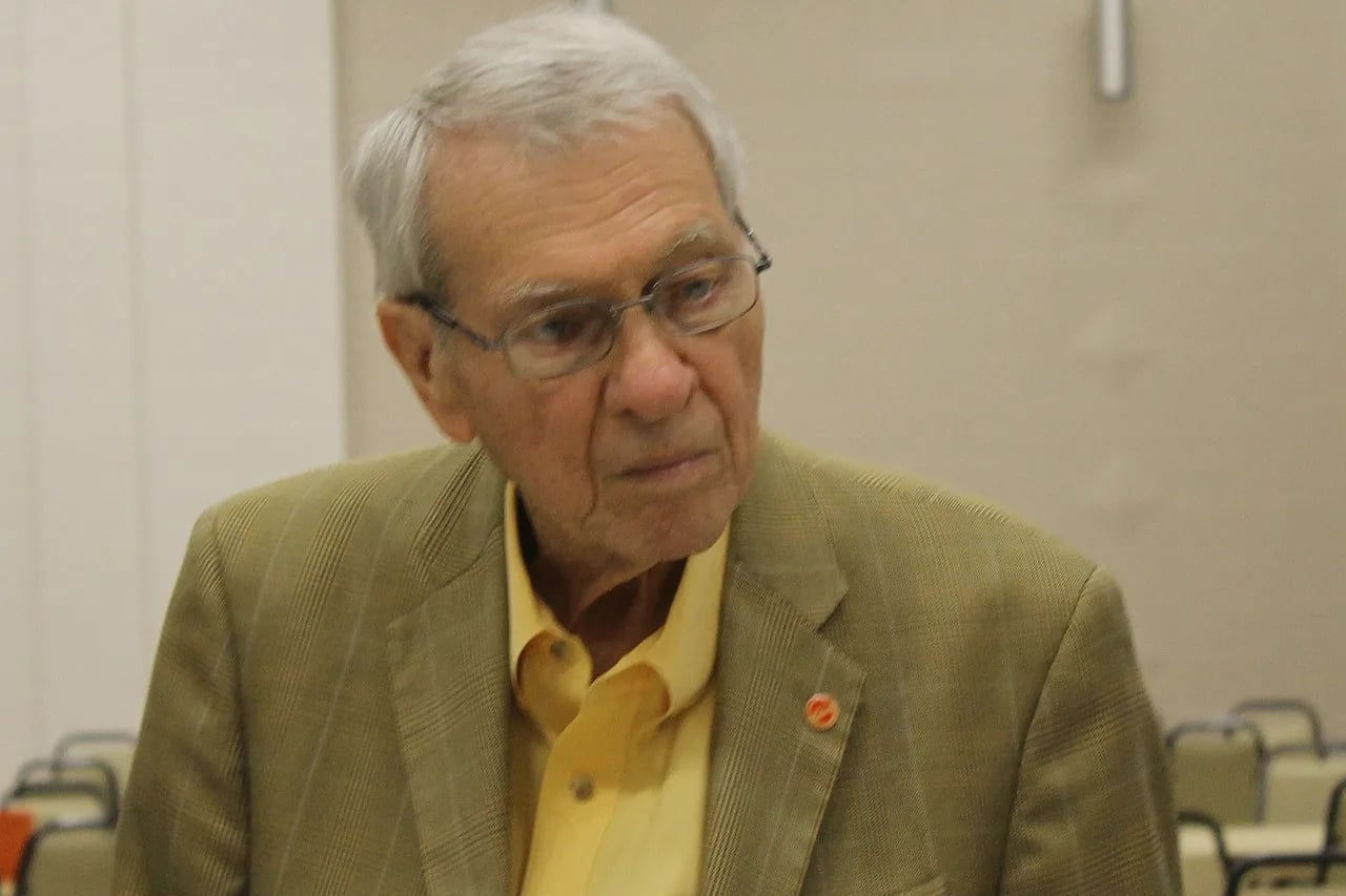 Porträt von Bob Griffin (1934–2020) – Gedenkseite