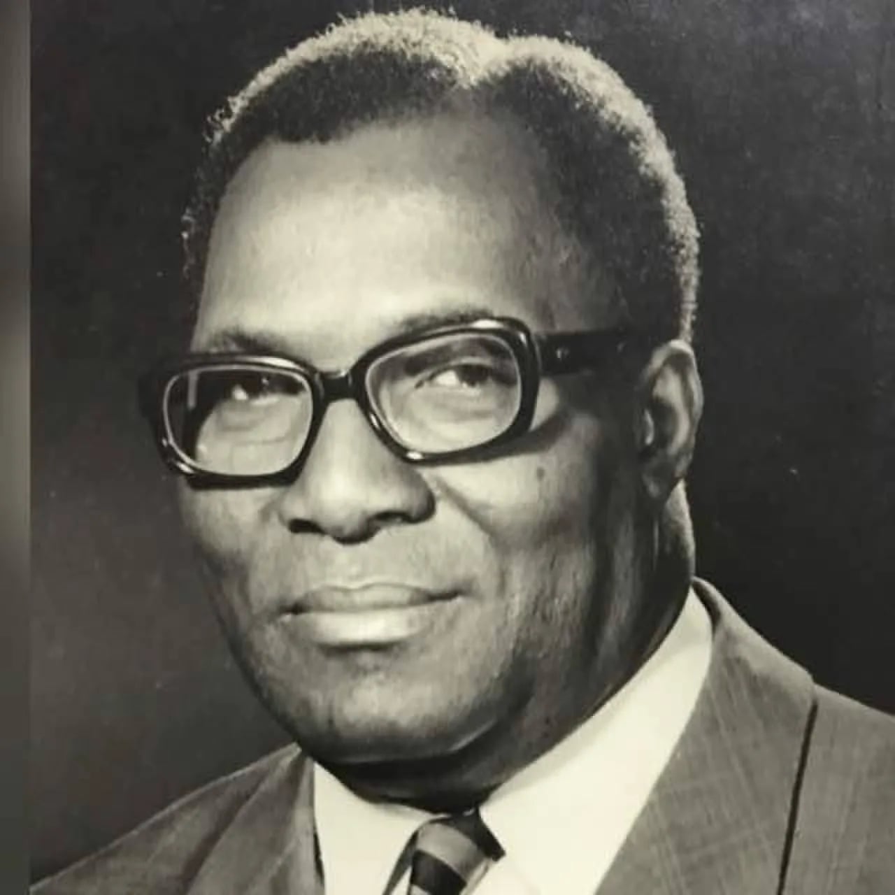 Portrait of Samuel Azu Crabbe (1918–2005) – memorial page
