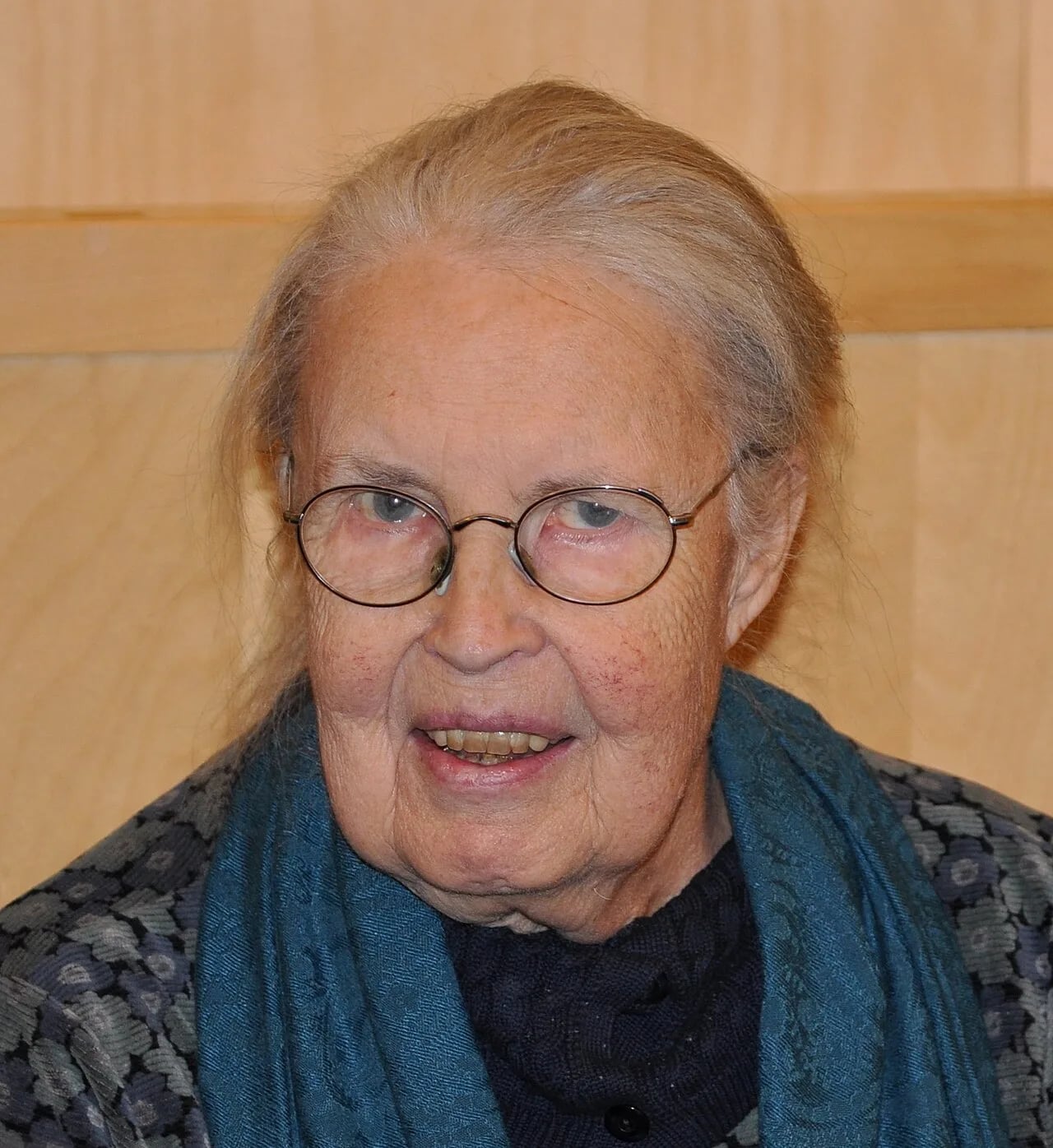 Portrait of Pirjo Mäkelä (1930–2011) – memorial page