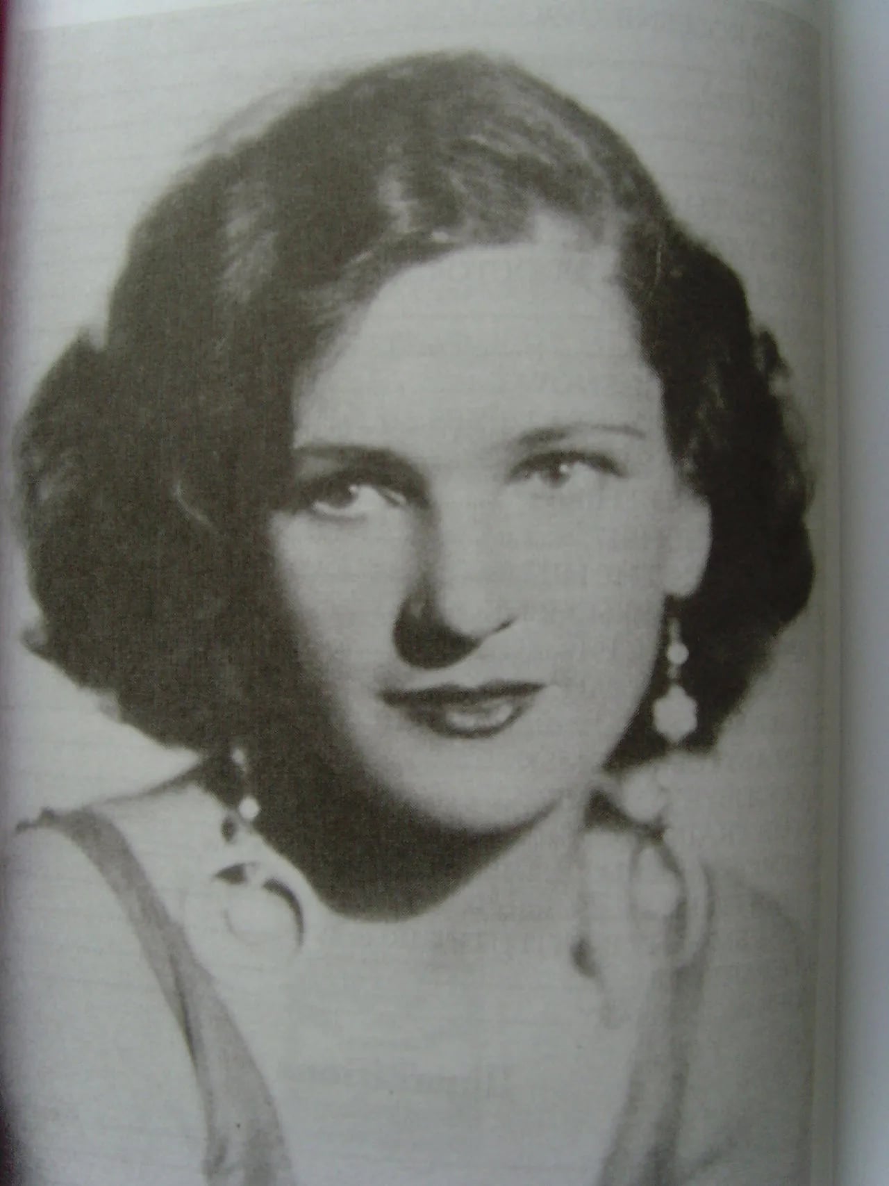 Portrait of Marina Yurlova (1900–1984) – memorial page