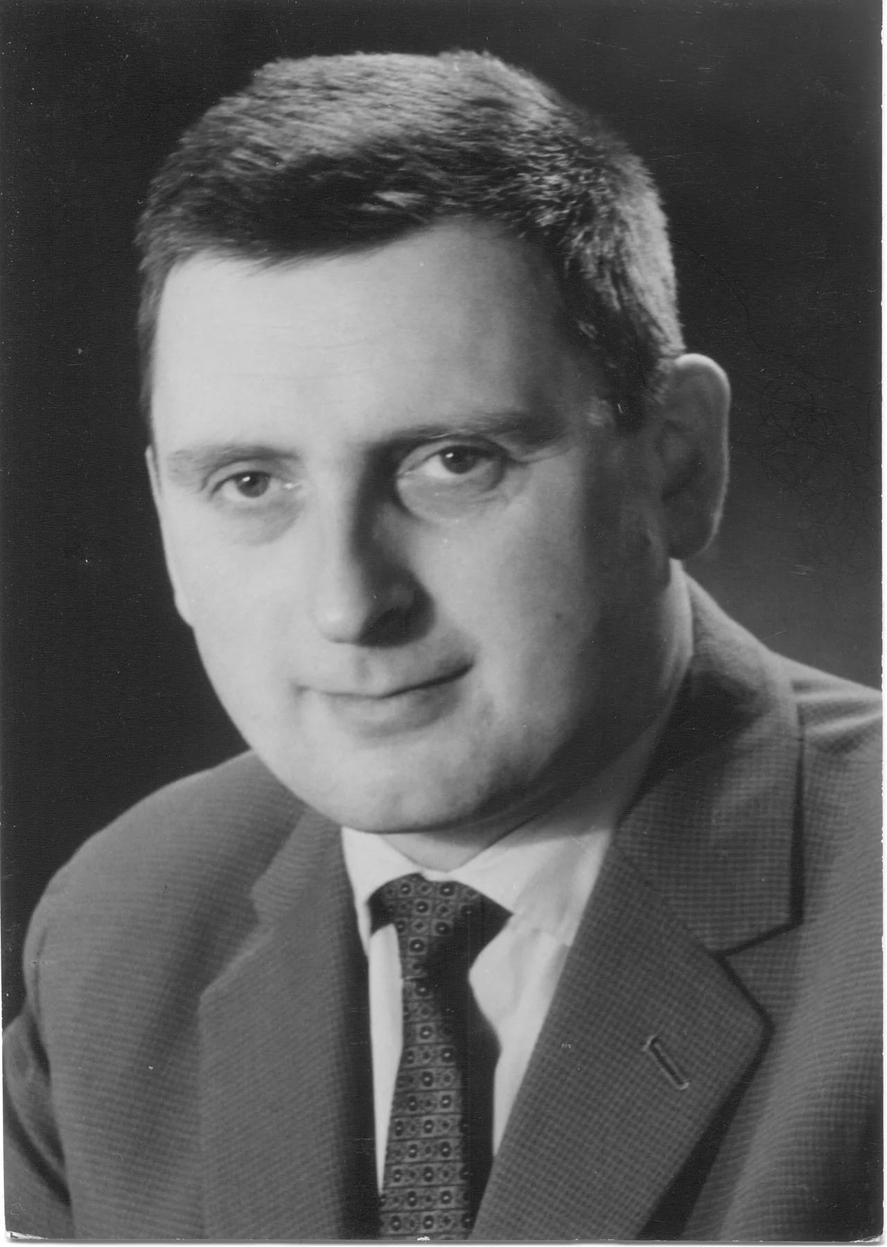 Portrait of Karl Gewald (1930–2017) – memorial page