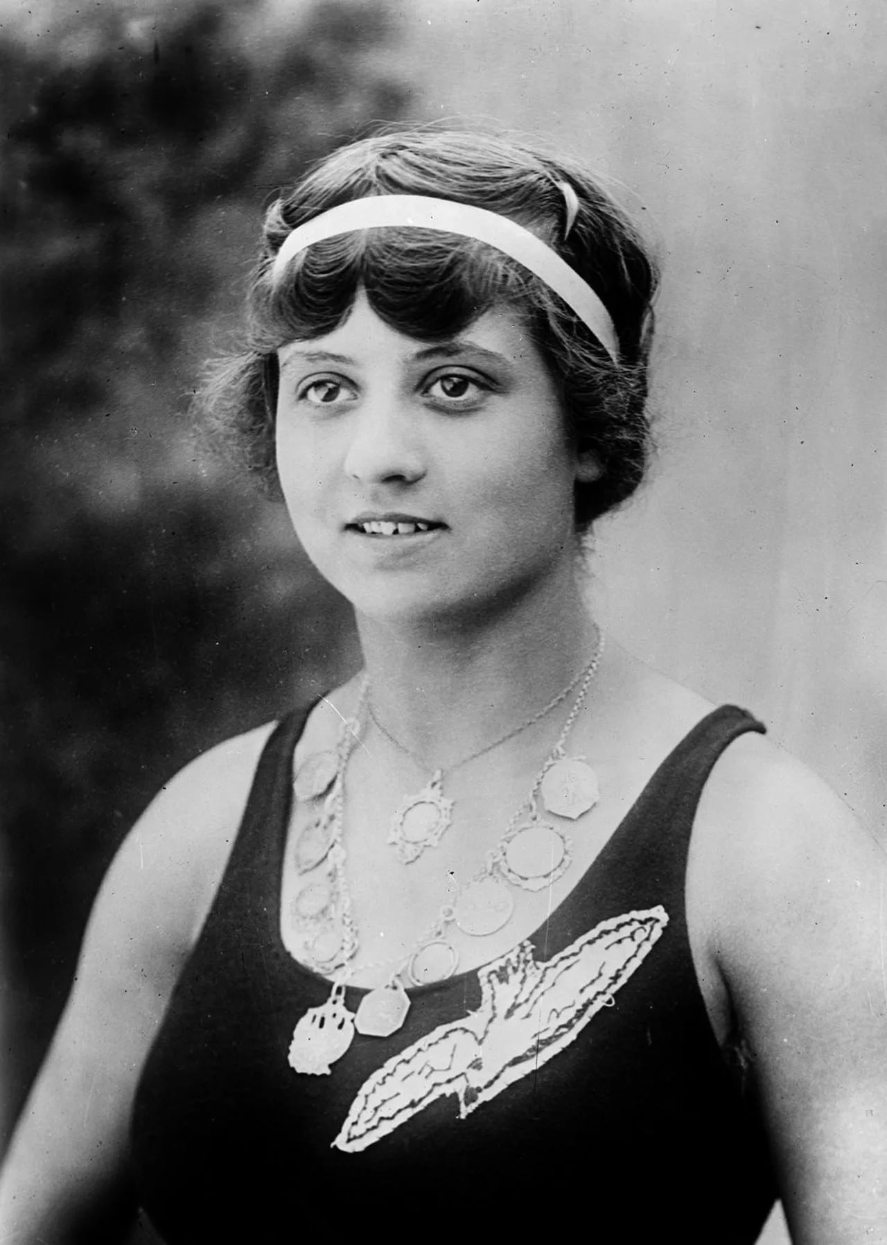 Portrait of Yvonne Degraine (1899–1985) – memorial page