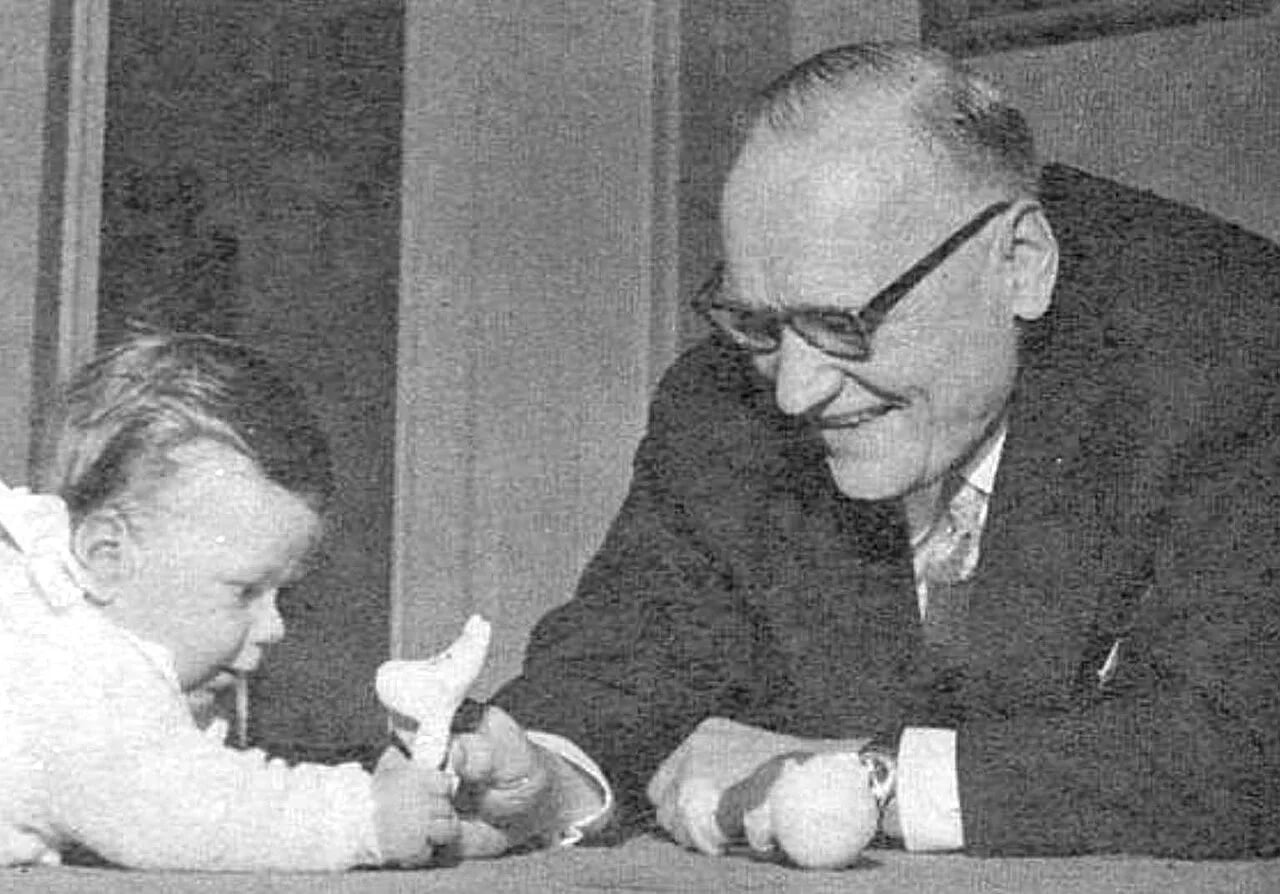 Portrait of Lauri Hietanen (1902–1971) – memorial page