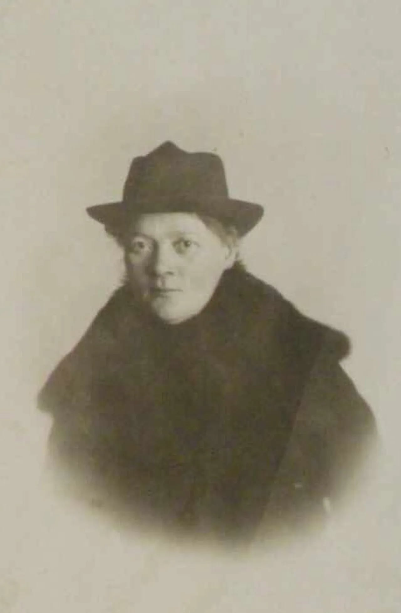 Porträt von Hanna Karhinen (1878–1938) – Gedenkseite