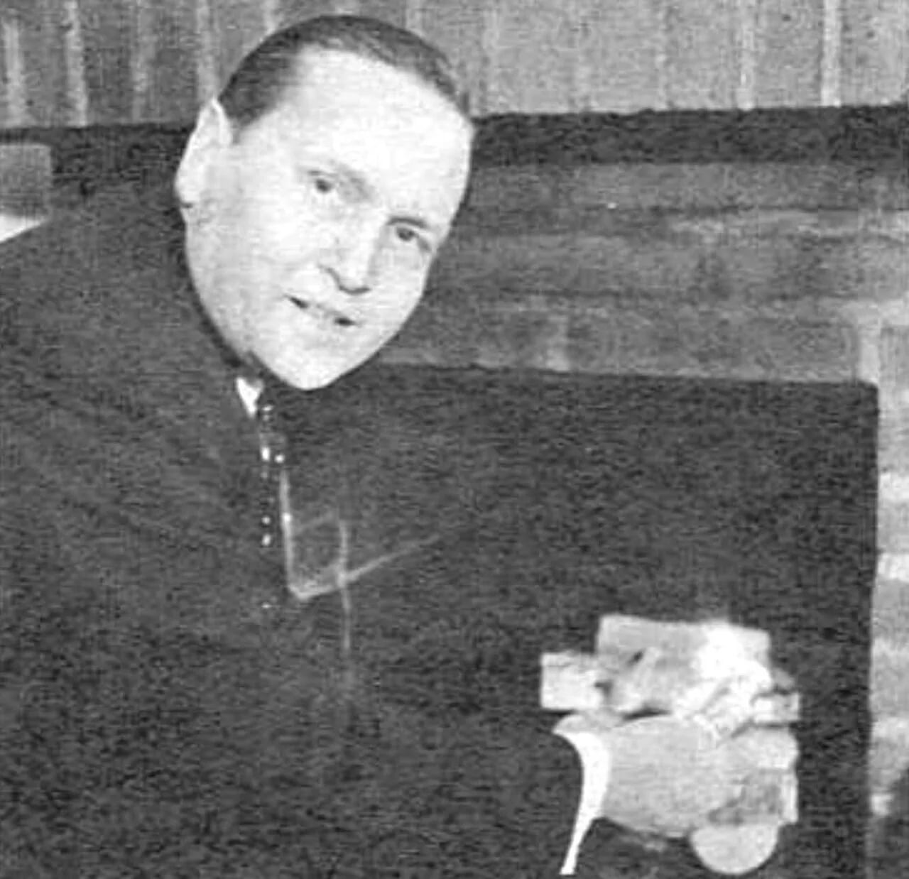 Portrait of Hans Perttula (1910–1988) – memorial page