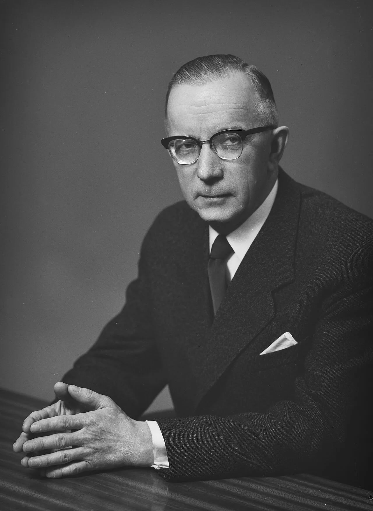 Portrait of Lauri Riikonen (1900–1973) – memorial page