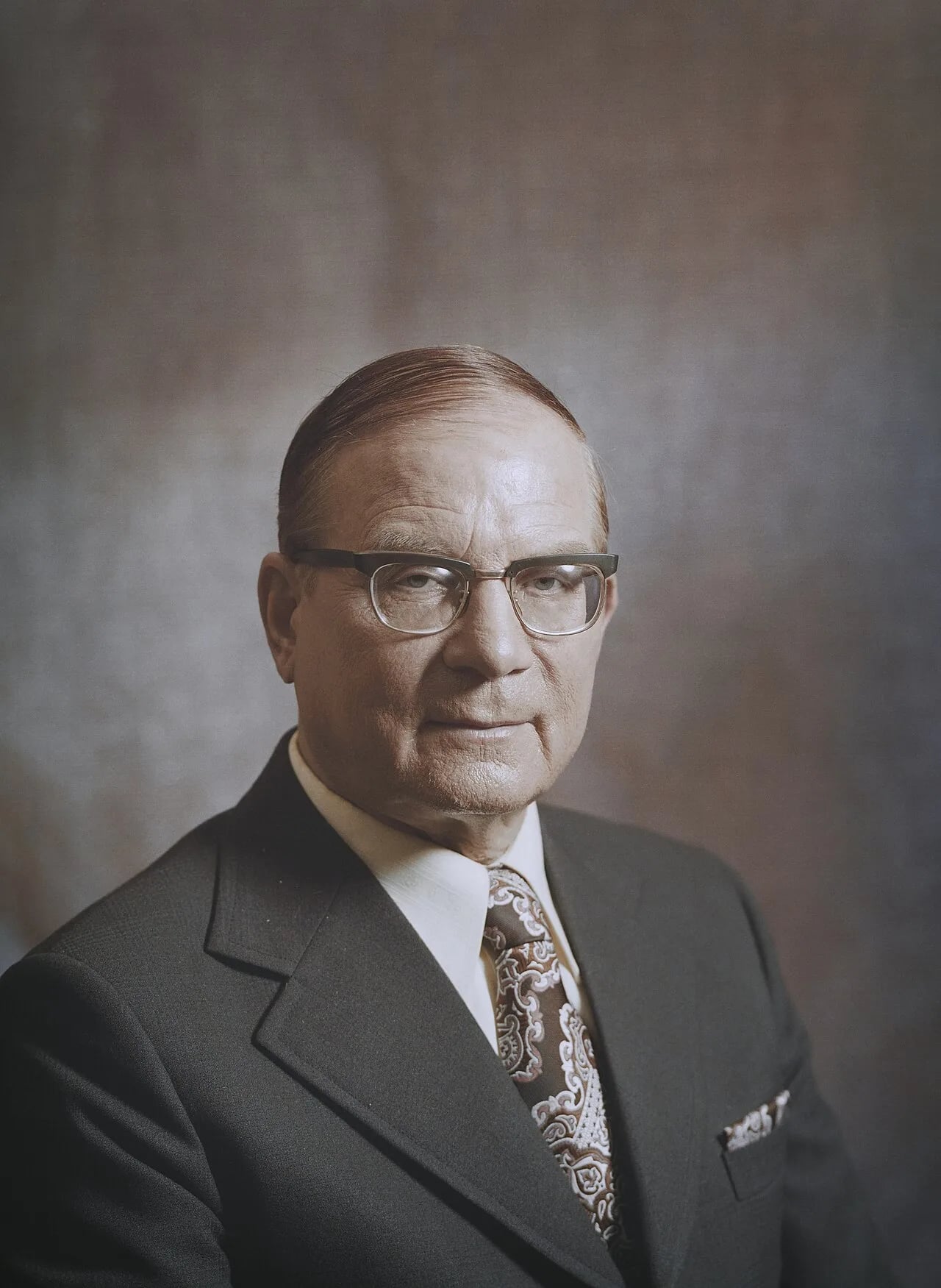 Porträt von Niilo Ryhtä (1906–1995) – Gedenkseite